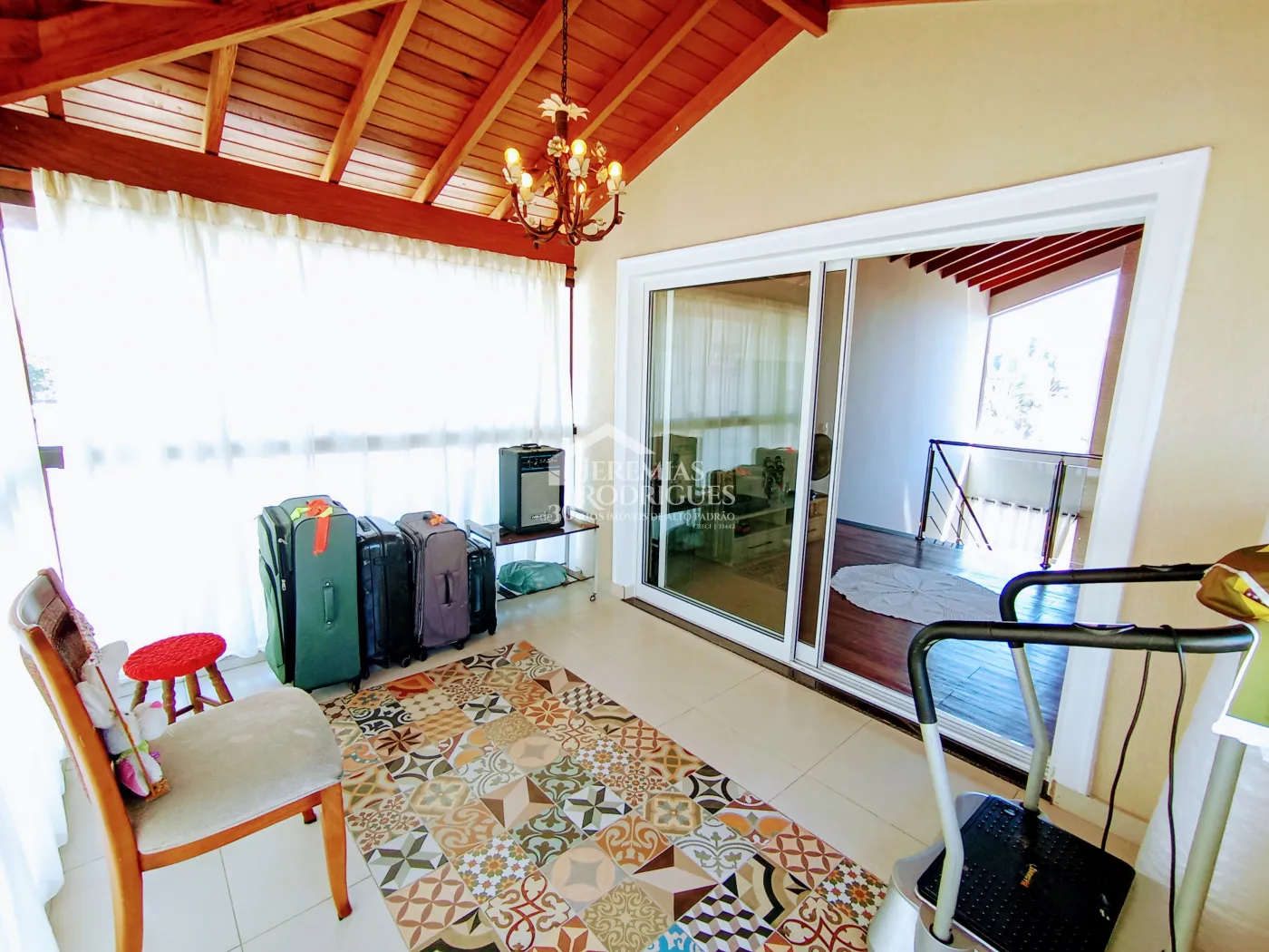 Casa para venda com 3 dormitórios no Condomínio Campos Do Conde II Versailles em Tremembé/SP