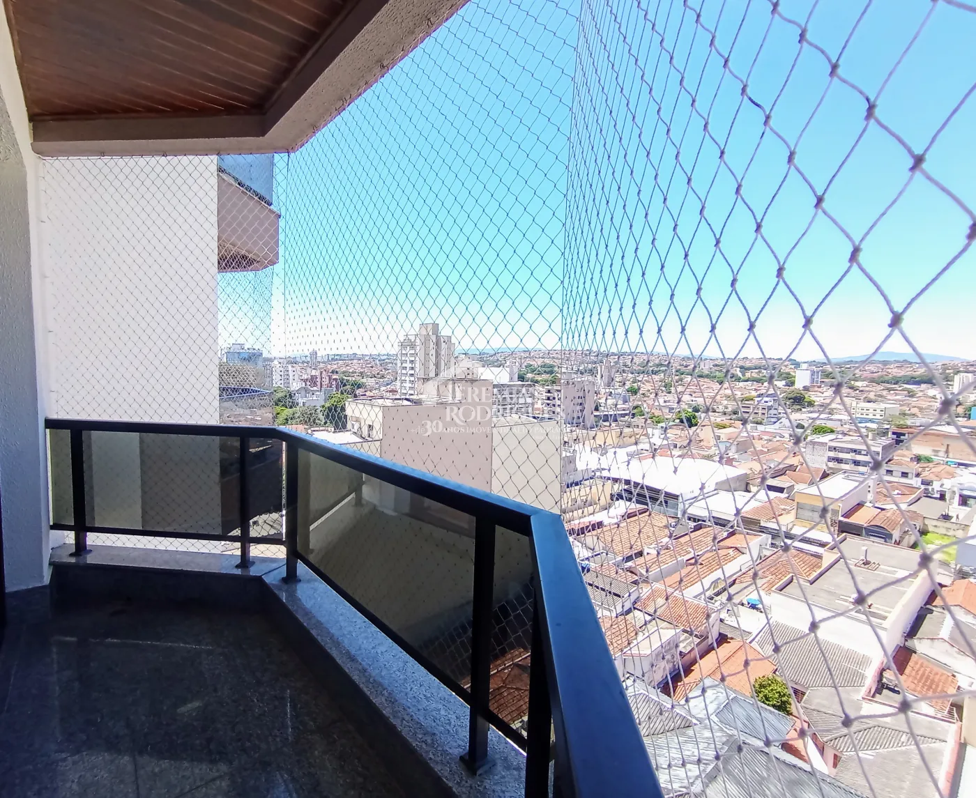 Apartamento para venda com 2 suítes no Edifício Rosa Abirached em Taubaté/SP