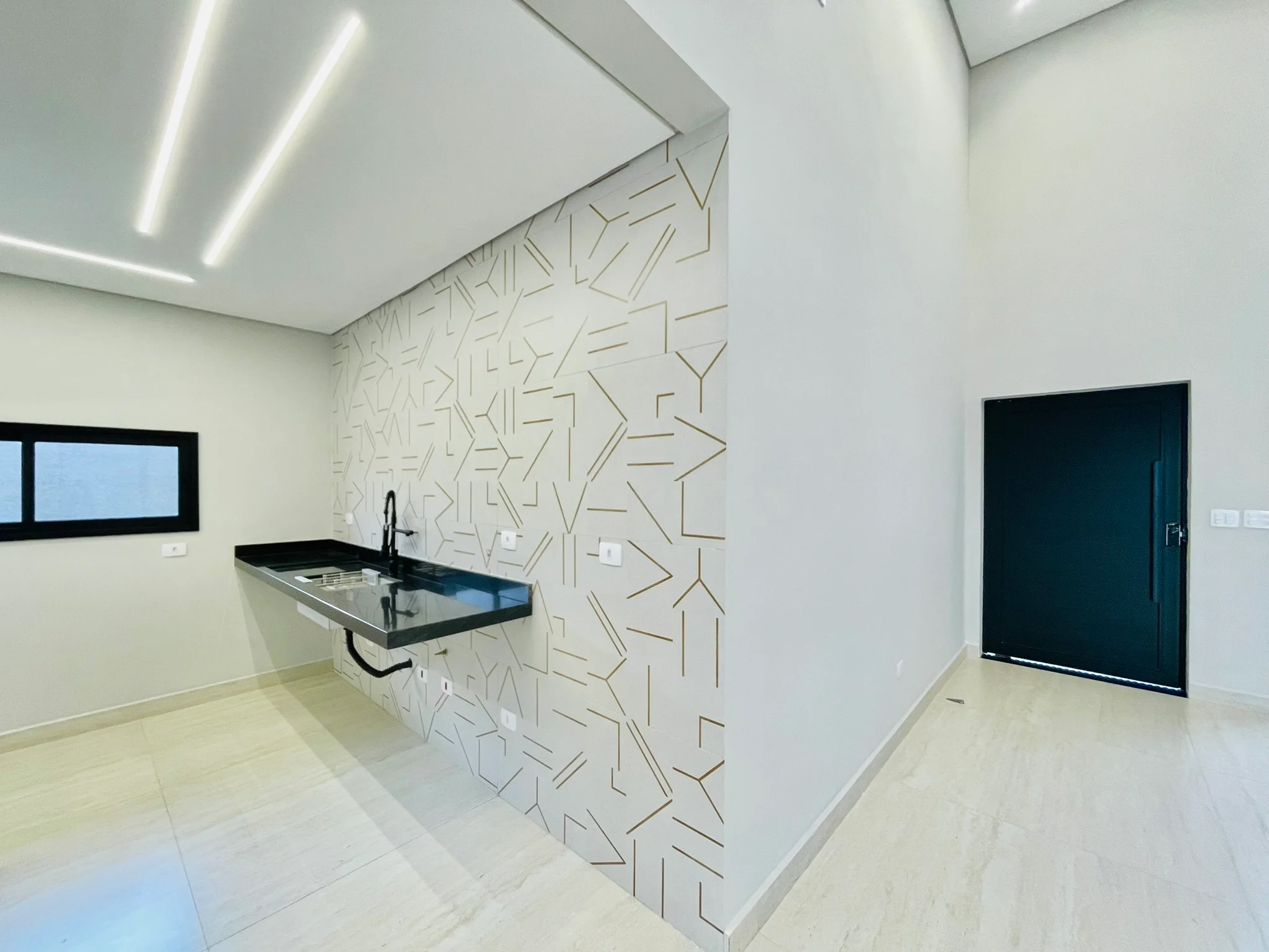 Casa à venda com 3 suítes no Condomínio Ouro Ville em Taubaté/SP. 