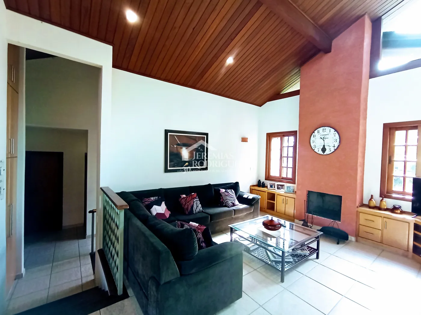 Casa à venda com 3 dormitórios no Condomínio Chácaras Cataguá em Taubaté/SP