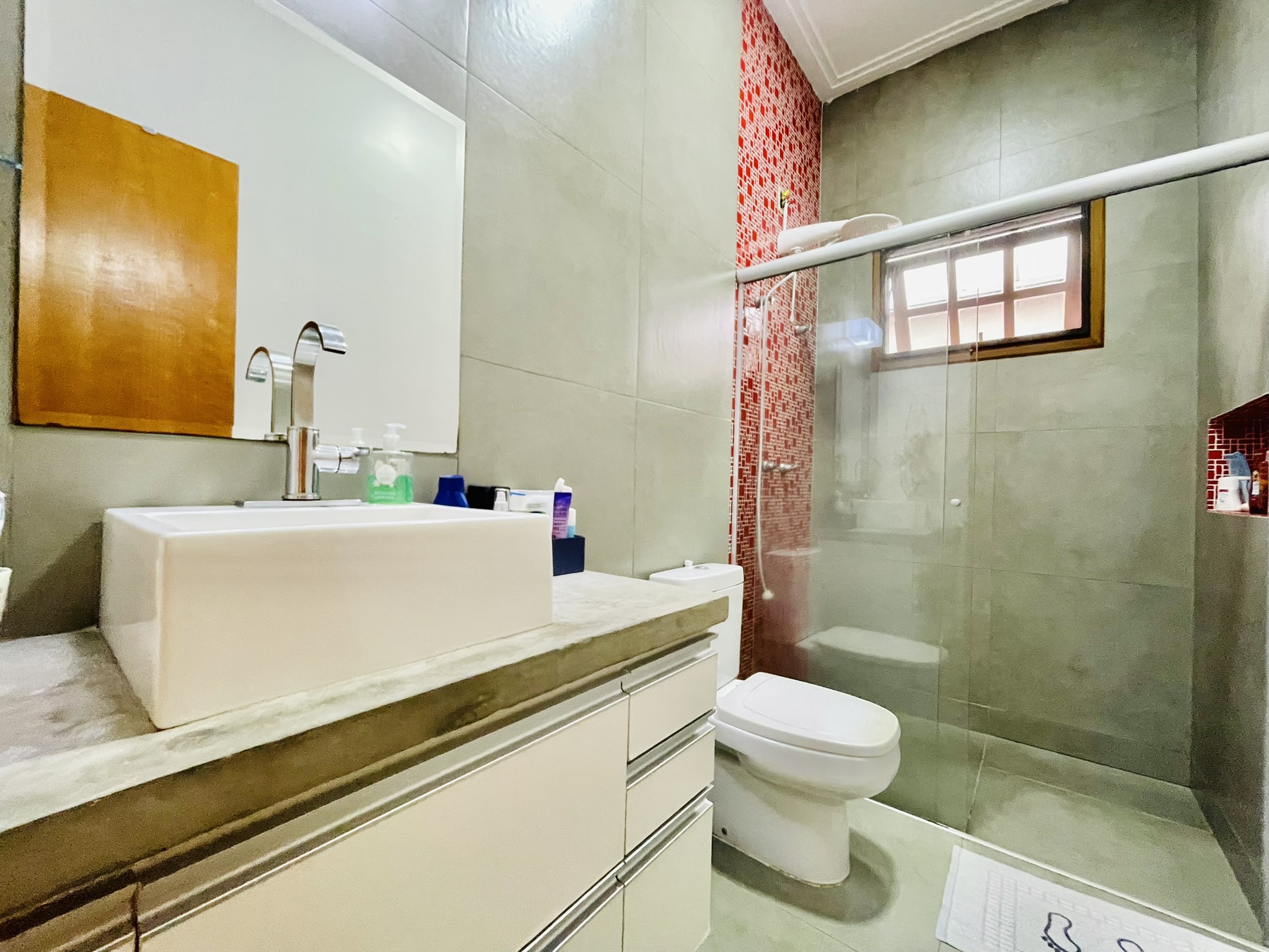 Casa para venda e locação com 4 dormitórios no Condomínio Parque dos Pássaros em Tremembé/SP.  