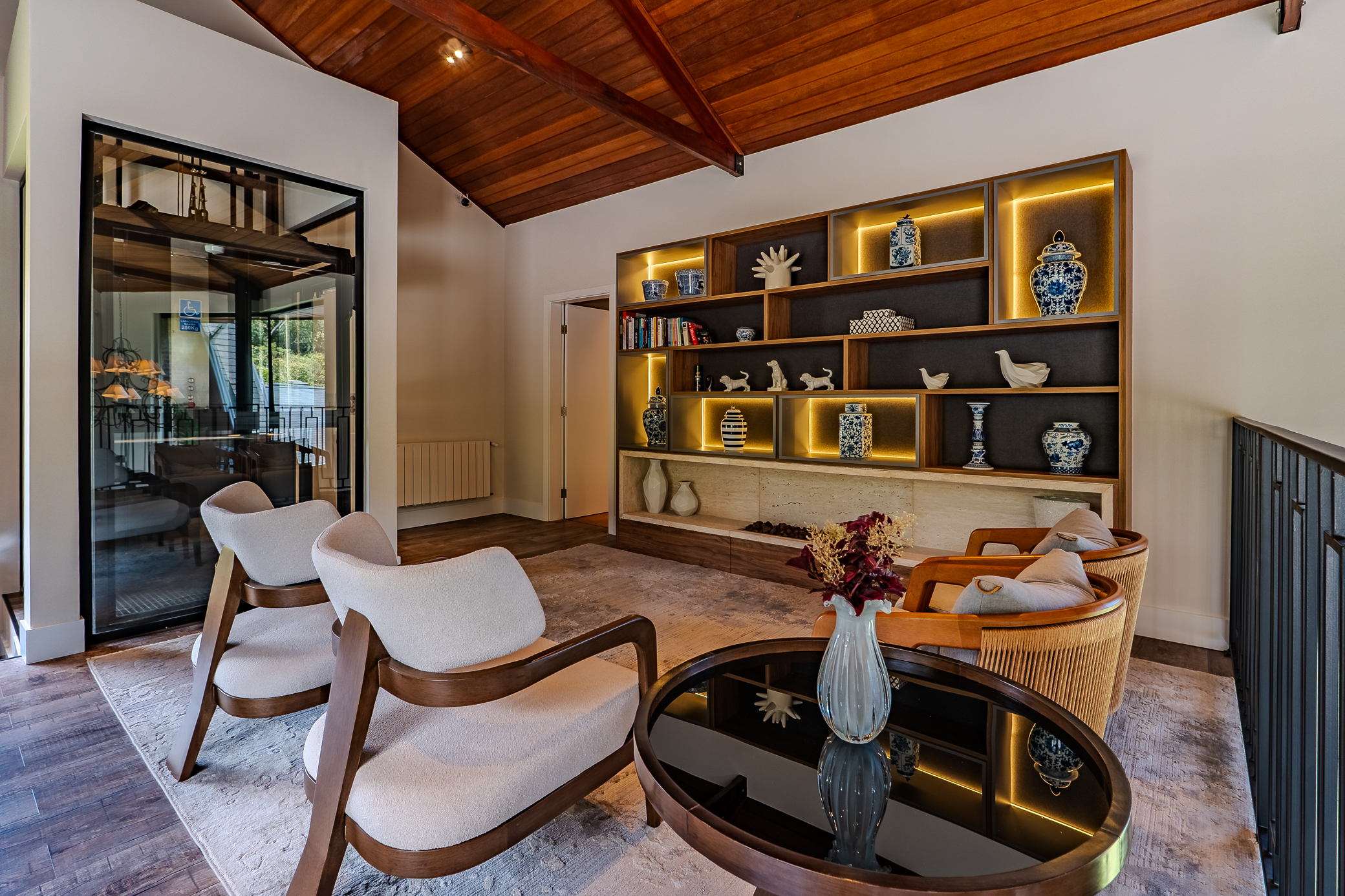 Mansão à venda com 5 suítes no Condomínio Reserva Figueiredo em Campos do Jordão/SP. 