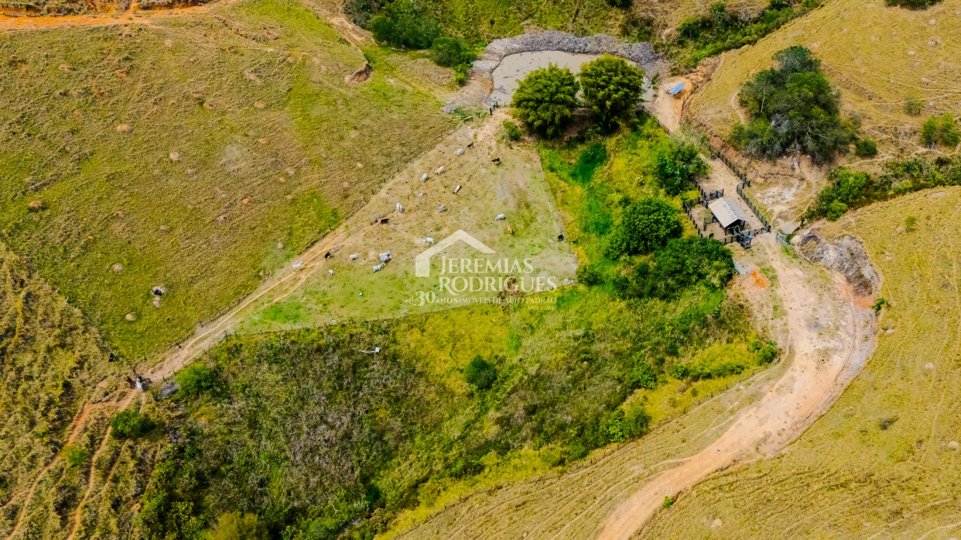 Sítio à venda em Caçapava/SP.