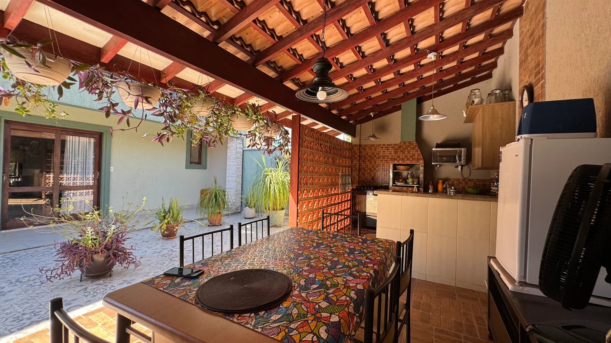 Casa e terreno á venda no Condomínio Campos do Conde III em Tremembé/SP.