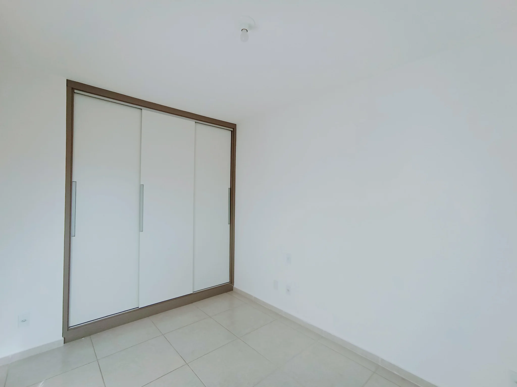 Apartamento para locação com 2 dormitórios, 72 m² no Residencial Allure em Taubaté/SP.