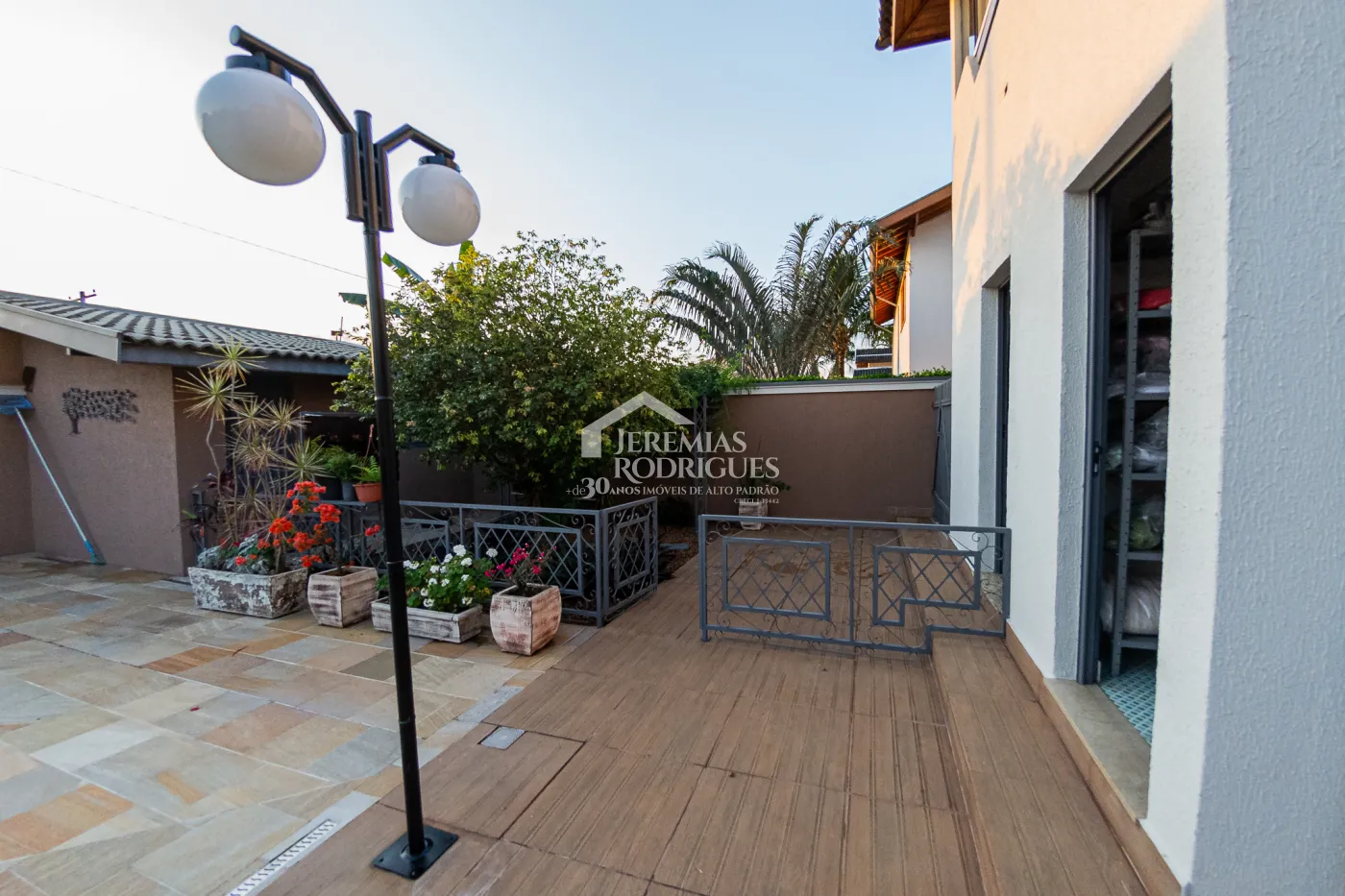 Casa à venda no Condomínio Colonial Village I em Pindamonhangaba/SP