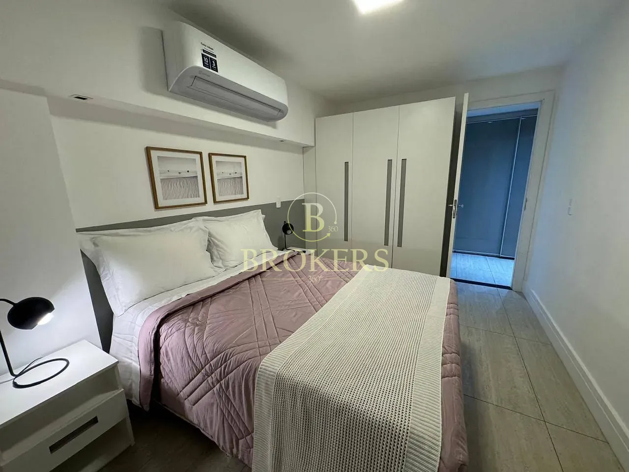 Apartamento a venda. Ipanema na quadra da praia! 2 quartos (1 suíte), varanda com vista mar, vaga,