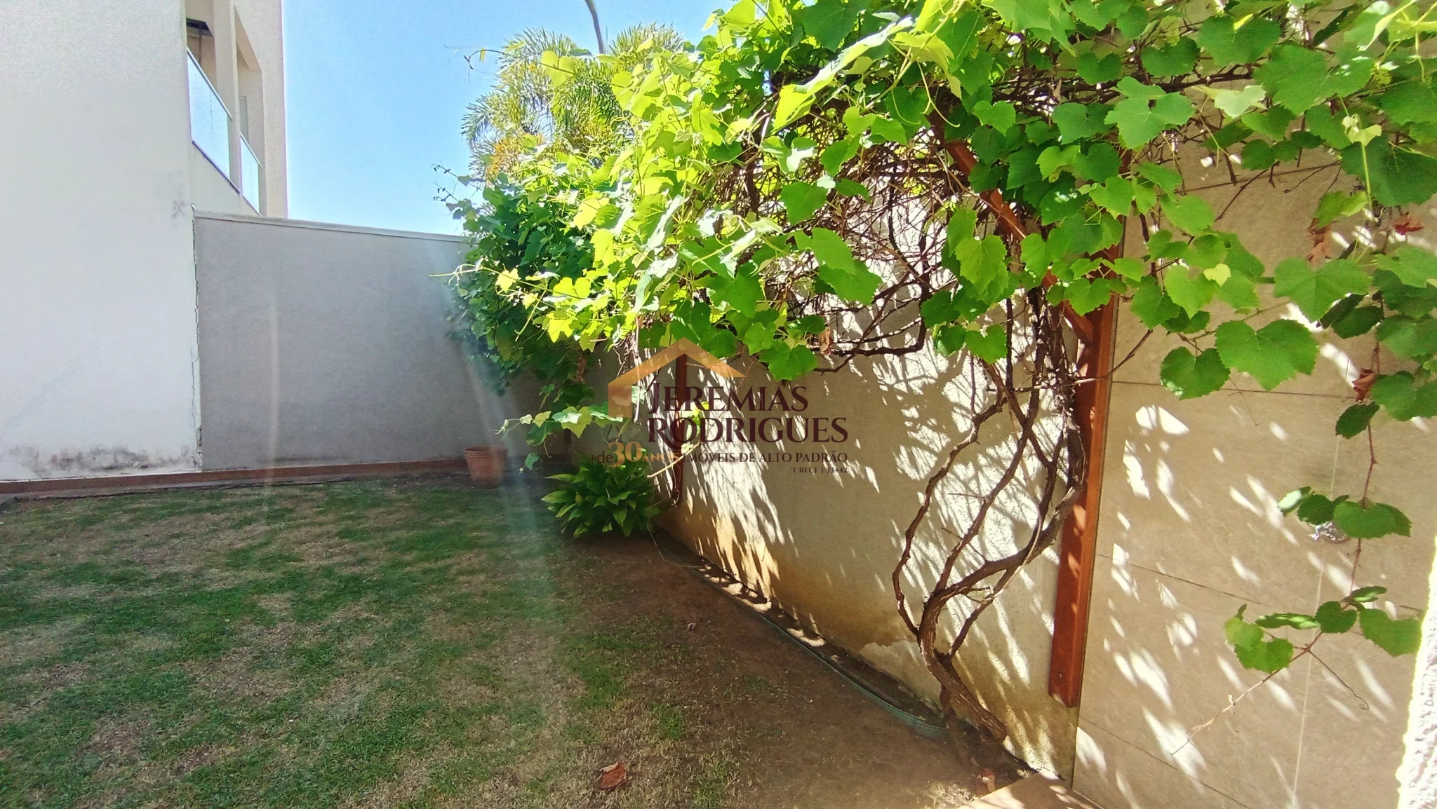 Casa à venda no Condomínio Campos do Conde II em Tremembé/SP.