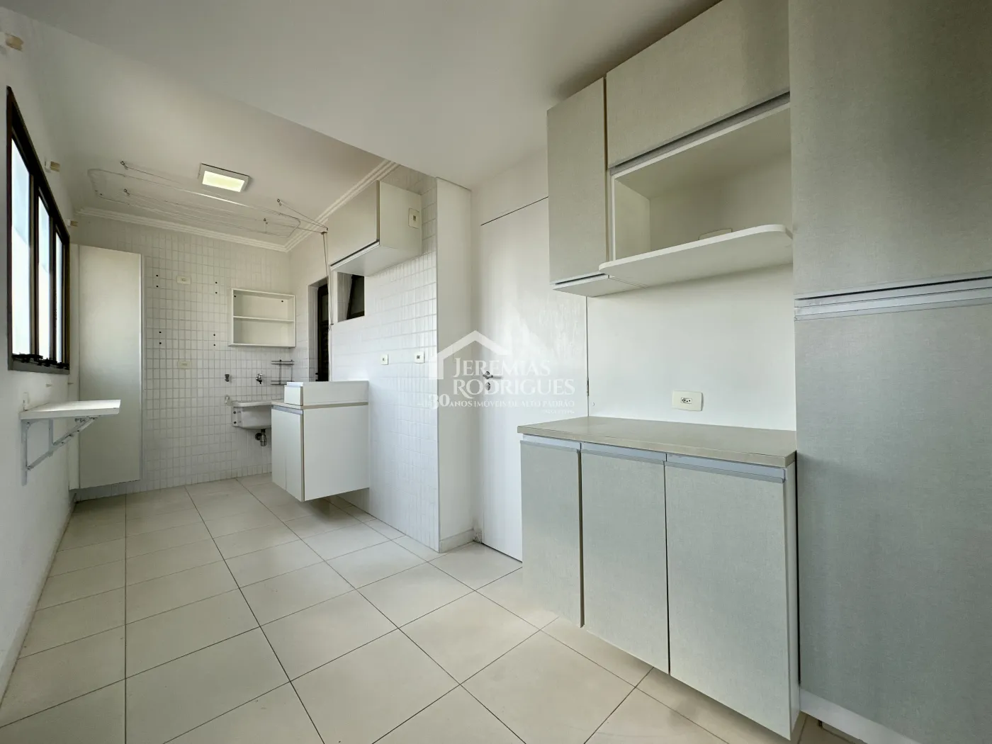Apartamento com 3 dormitórios, 125 m² - Edifício Jabuticabeiras - Taubaté/SP.