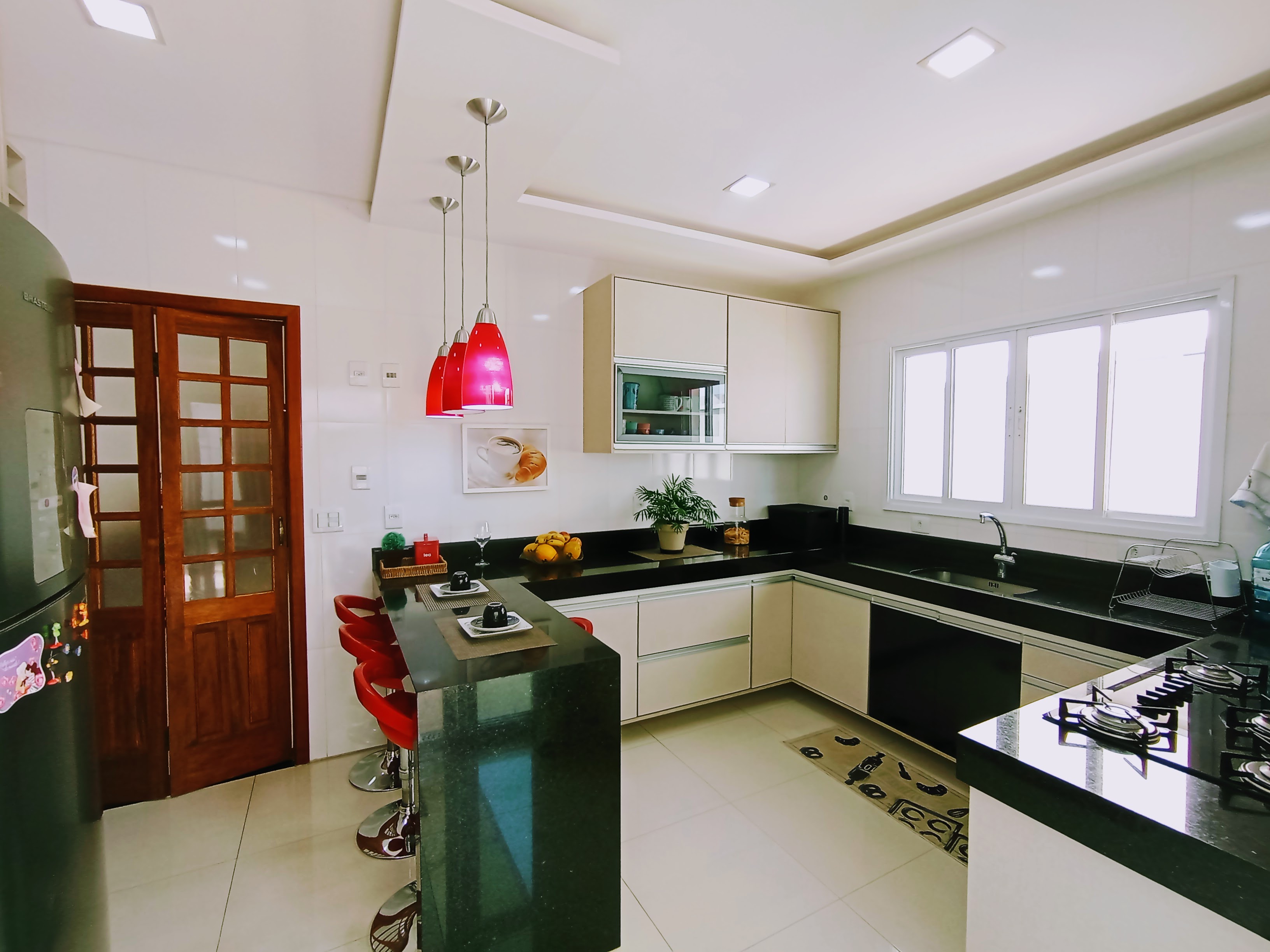 Casa à venda com 2 dormitórios no Condomínio Verdes Vales em Taubaté/SP.