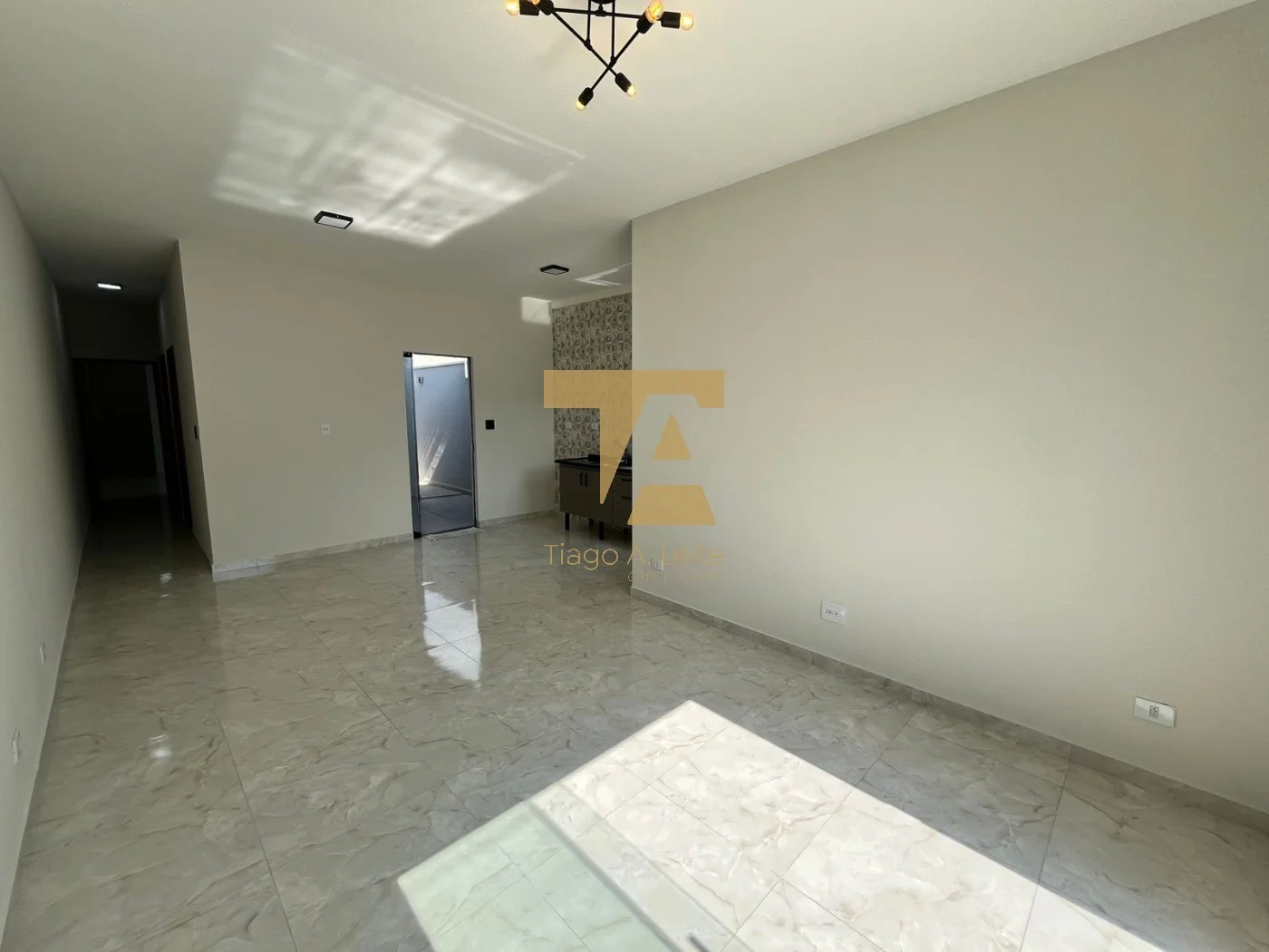 Casa no Portal dos Eucaliptos em Pindamonhangaba com suíte e closet