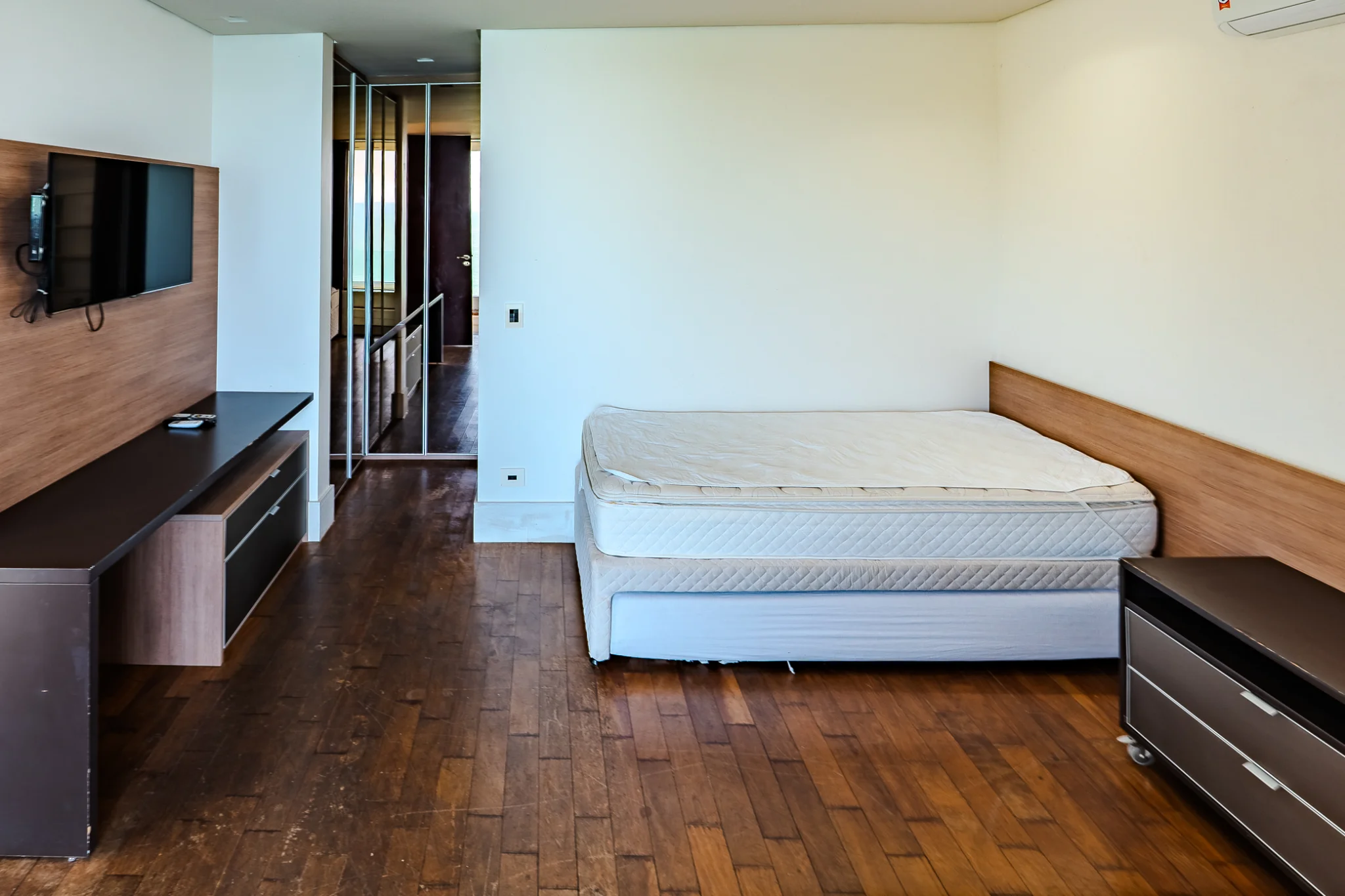 Casa com 4 suítes à venda no Condomínio Fortaleza em Ubatuba/SP.