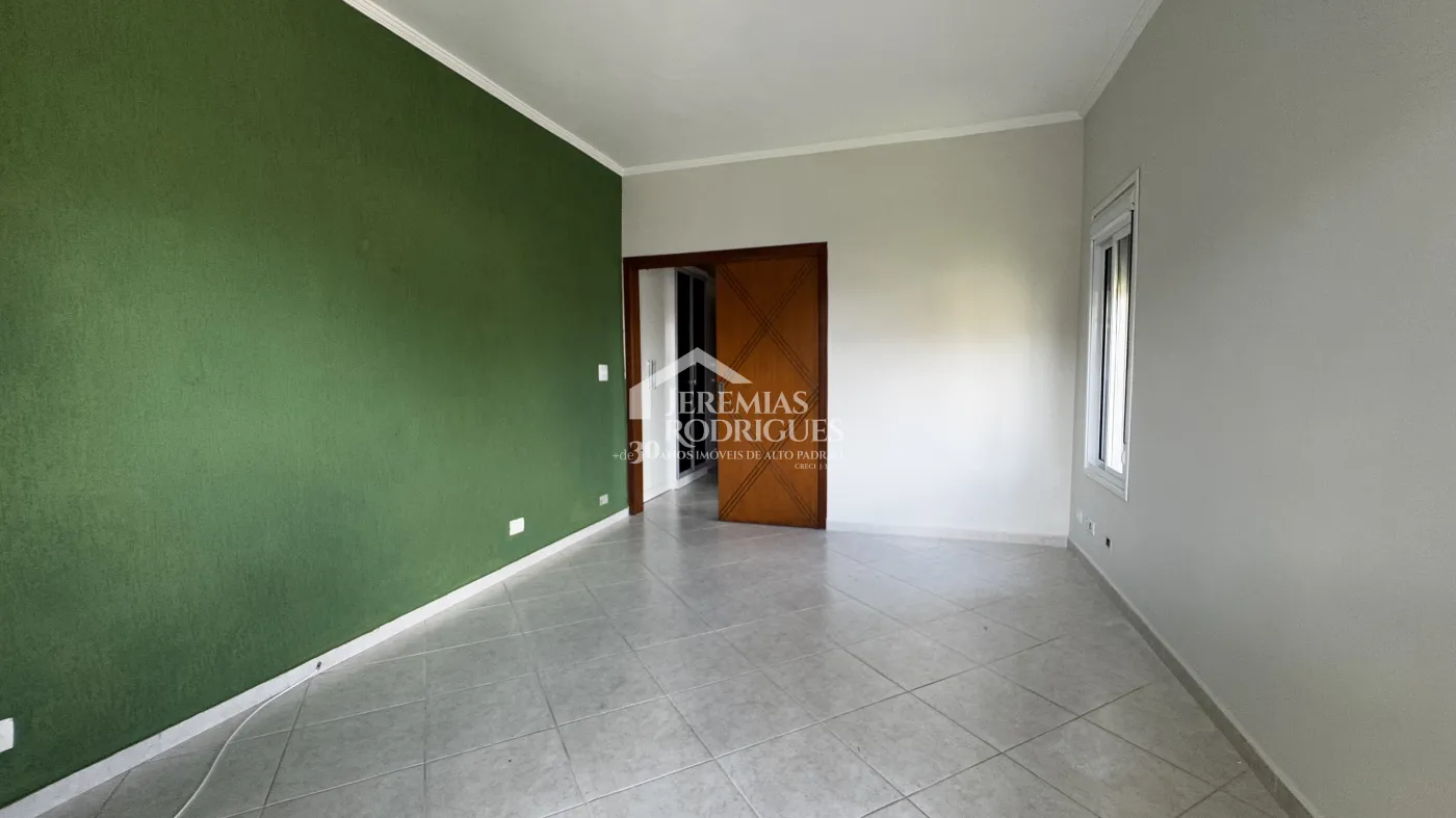 Casa para venda e locação com 4 dormitórios no Condomínio Real Ville I em Pindamonhangaba/SP.