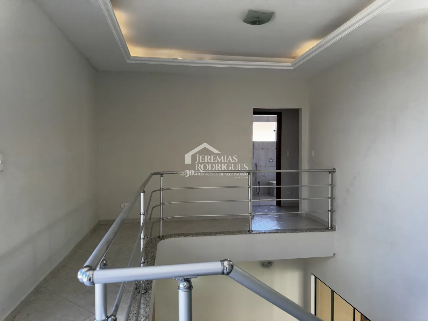 Casa para venda e locação com 4 dormitórios no Condomínio Real Ville I em Pindamonhangaba/SP.