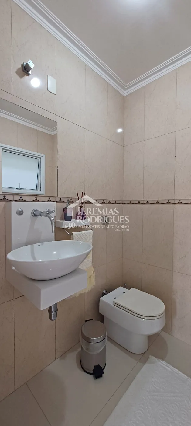 Casa disponível para venda e locação no Condomínio Colonial Village I em Pindamonhangaba/SP