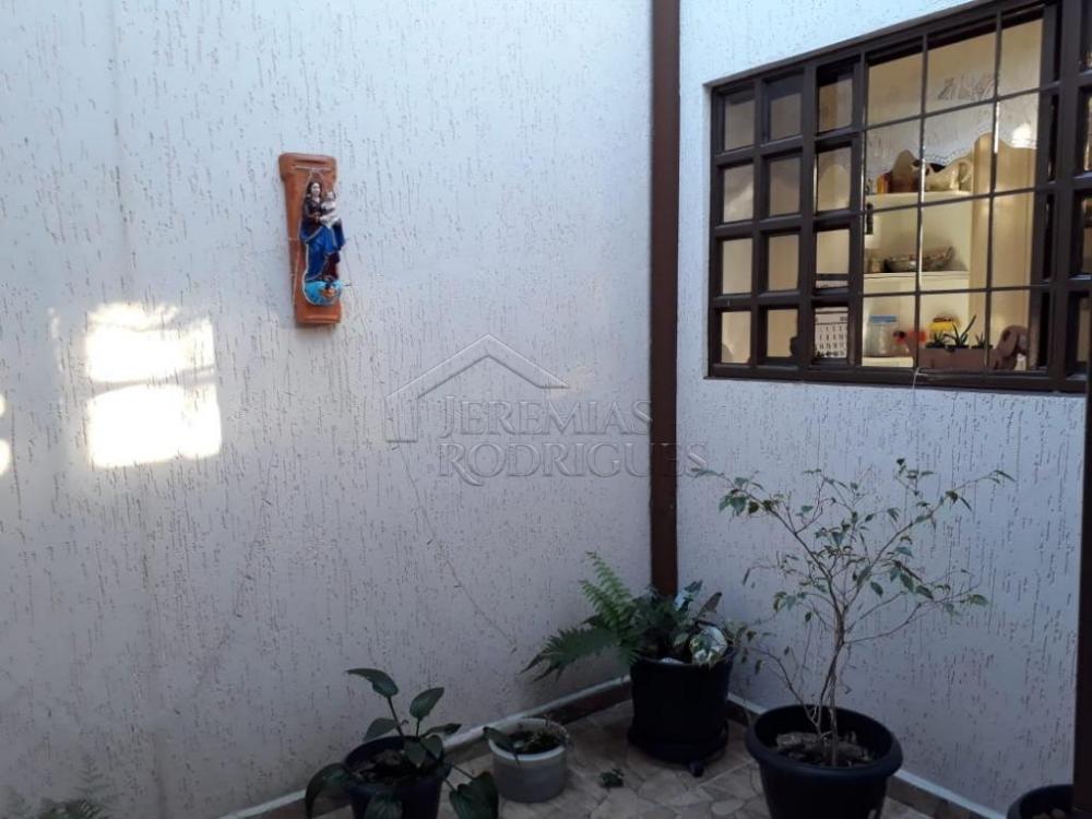 Casa à venda por R$ 680.000,00 - Pindamonhangaba/SP