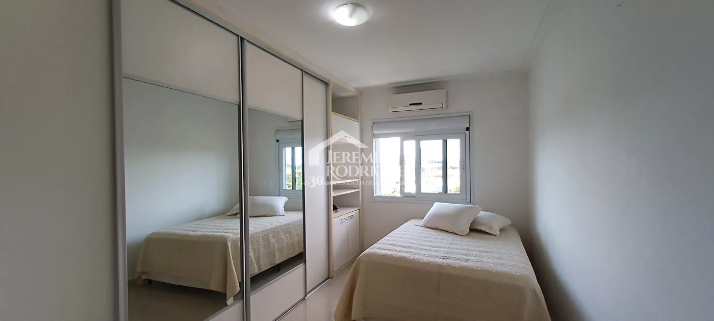 Casa disponível para venda e locação no Condomínio Colonial Village I em Pindamonhangaba/SP