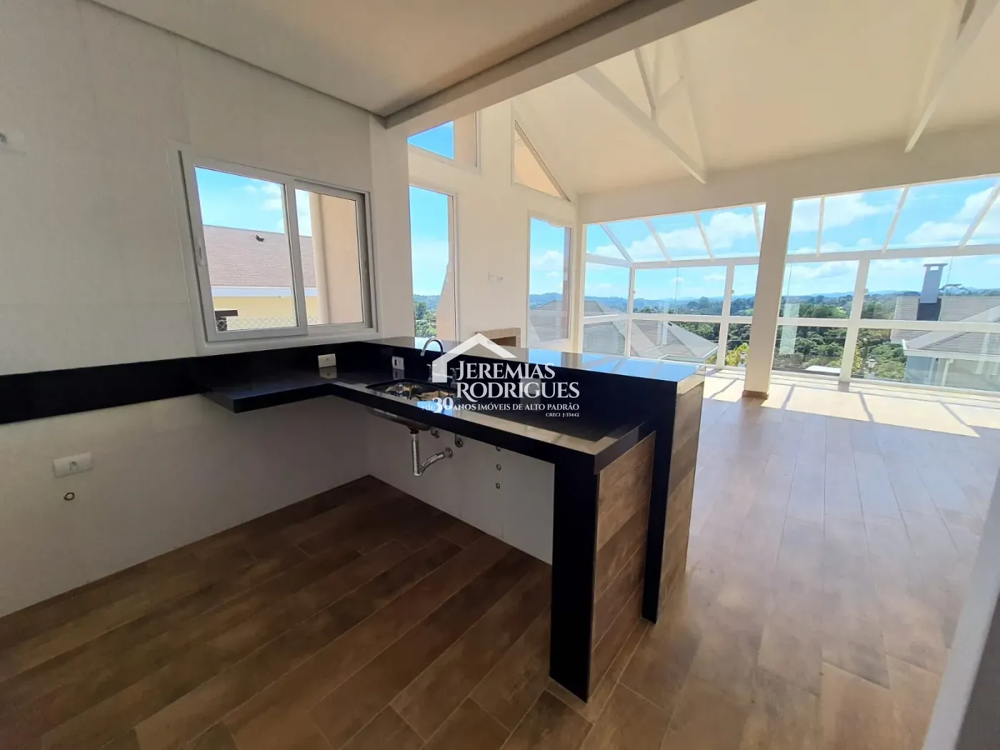 Casa com 3 suítes, 176 m² - Condomínio Sorenberg - Campos do Jordão/SP