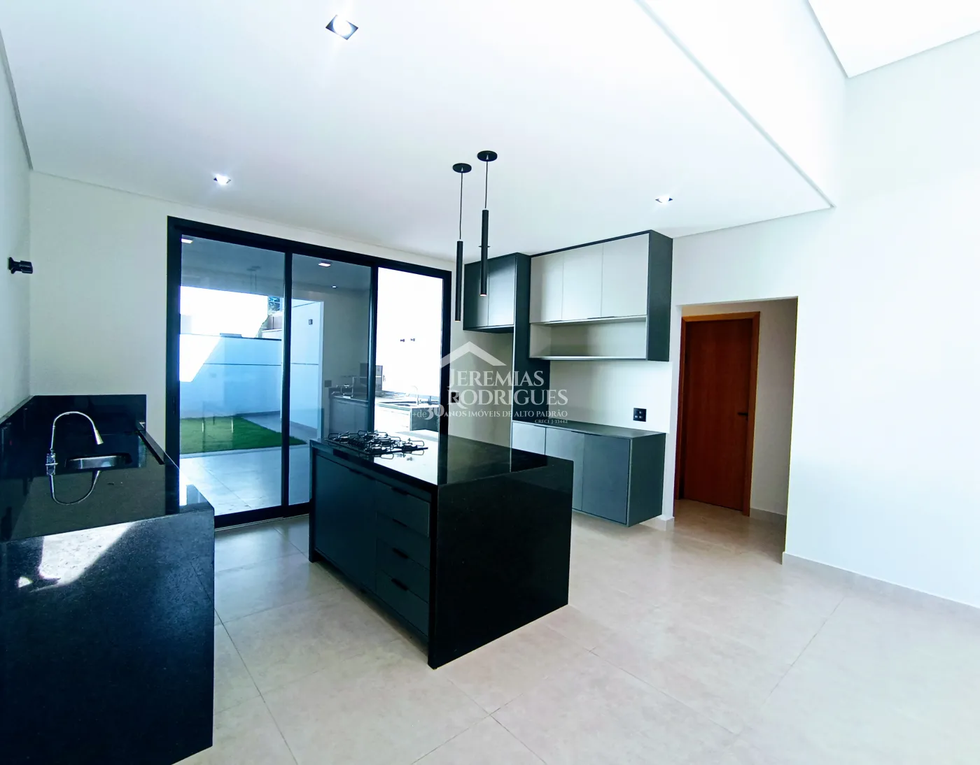 Casa para venda e locação com 3 dormitórios no Condomínio Campos do Conde II - Chambord em Tremembé/SP