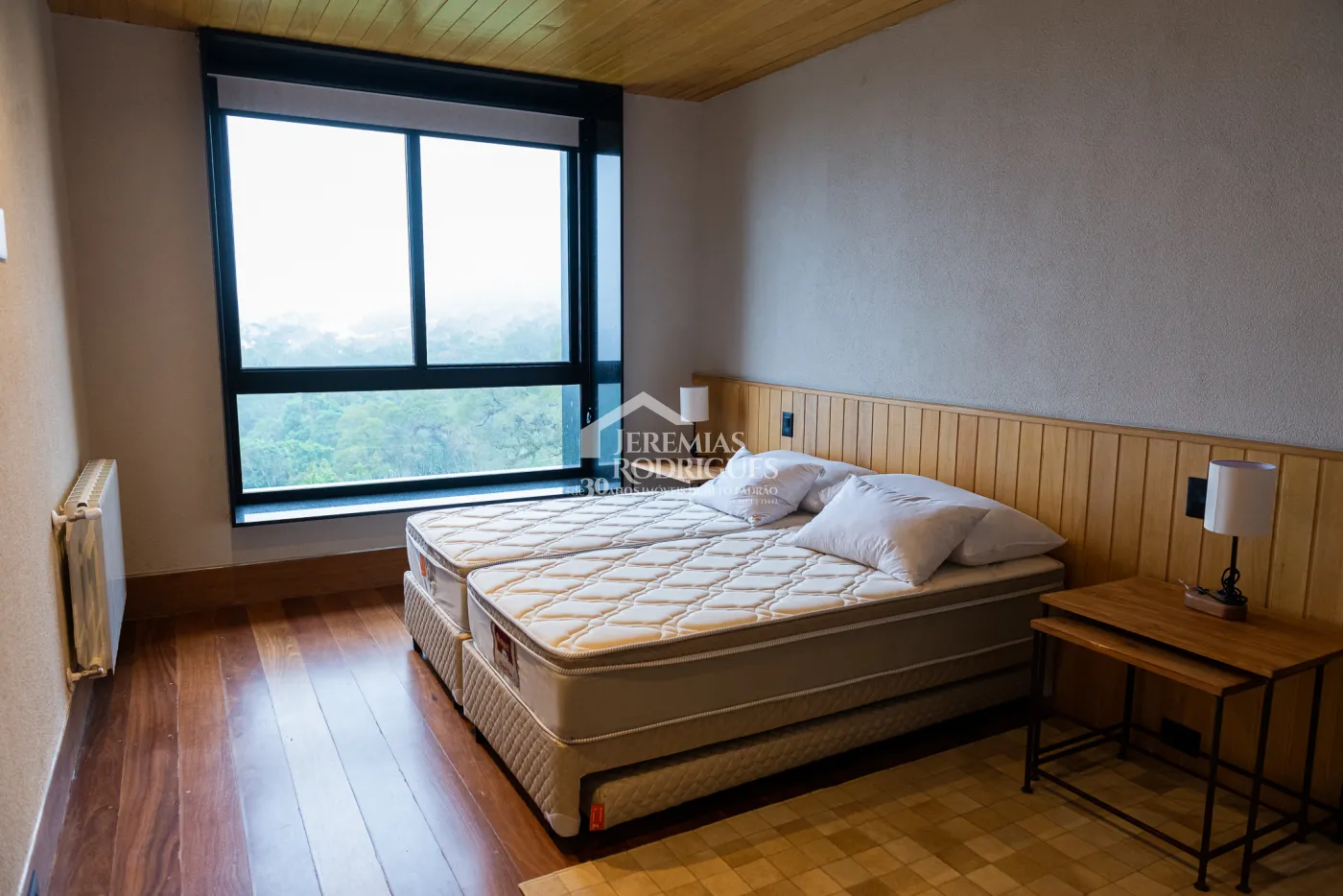 Casa com 5 quartos, 560 m²- Colinas Capivari - Campos do Jordão/SP