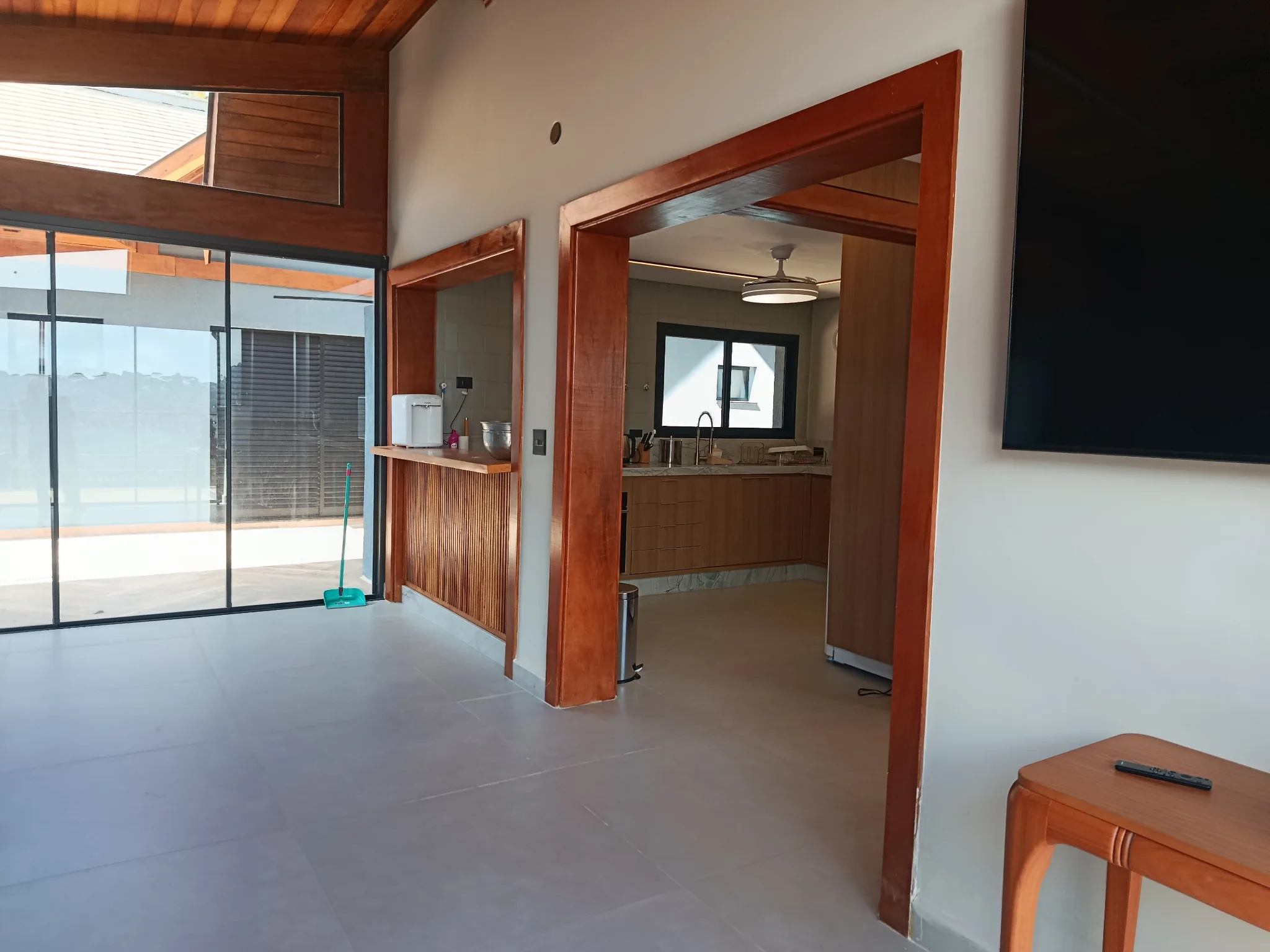 Casa com 8 suítes á venda no Condomínio Allemansratt em Campos do Jordão /SP.