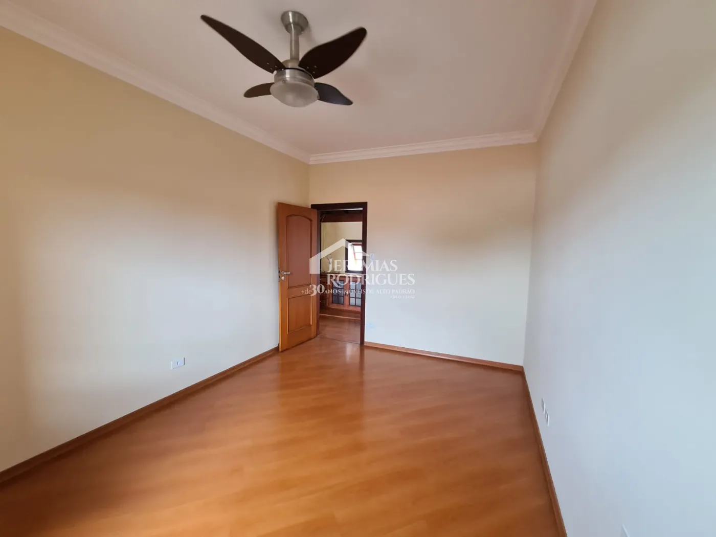 Casa com 3 dormitórios, 344 m² - Loteamento Village Tremembé - Tremembé/SP.