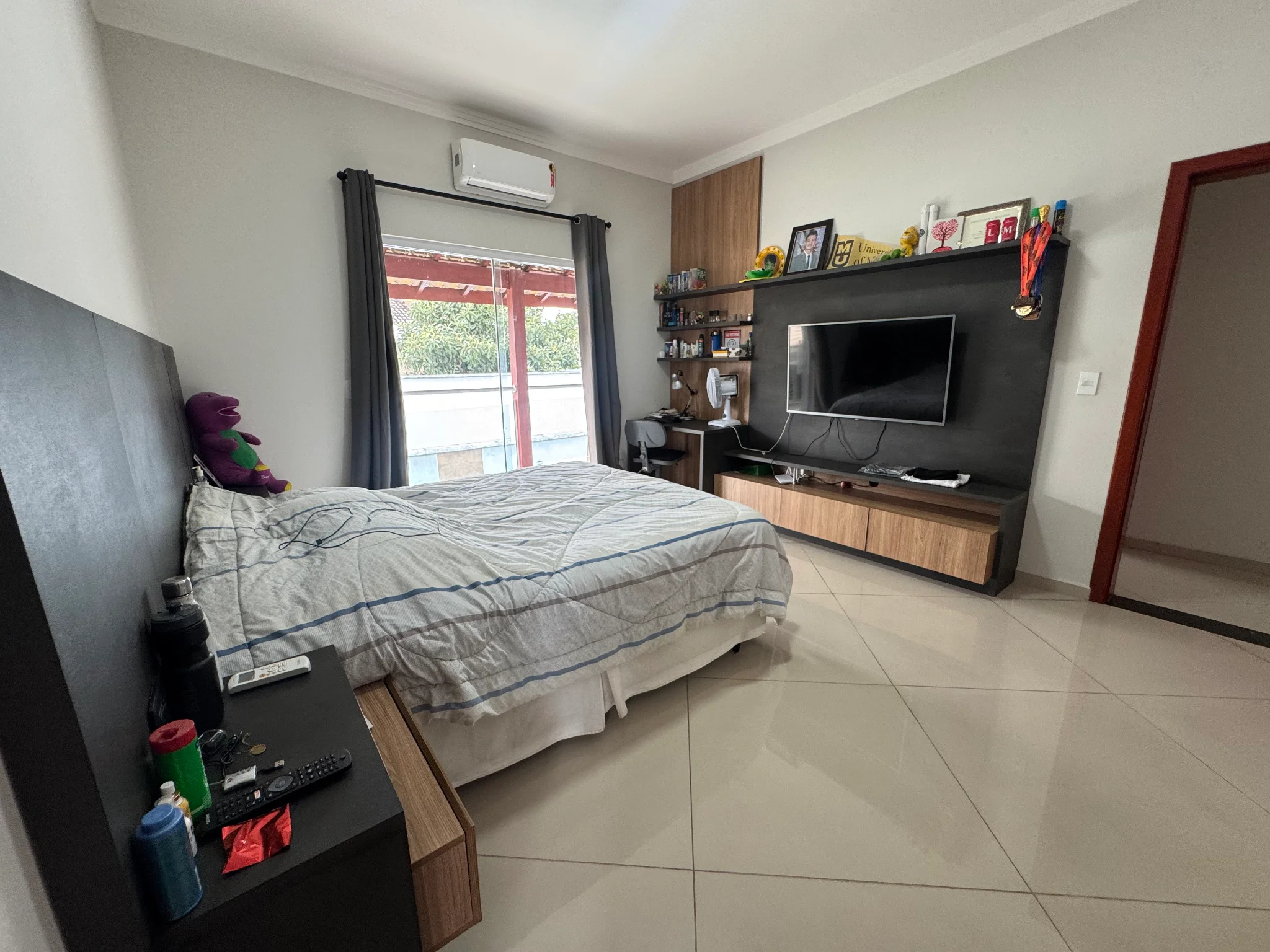 Casa à venda com 3 suítes no Condomínio Reserva dos Lagos em Pindamonhangaba/SP. 