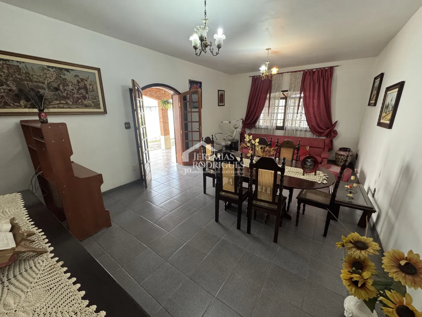Área com imóvel residencial para venda no bairro Crispim em Pindamonhangaba/SP