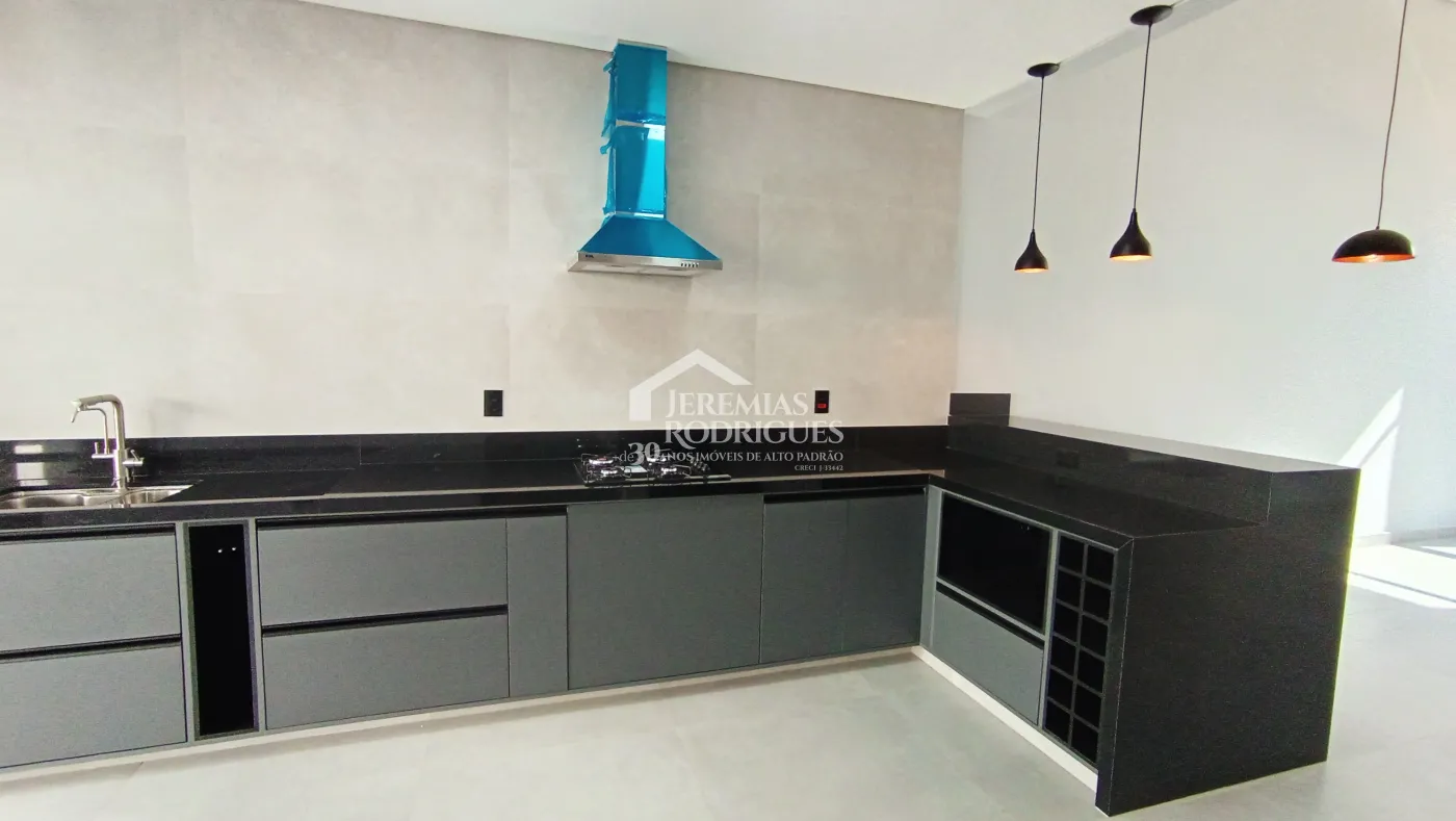 Casa à venda com 3 dormitórios no Condomínio Pérola do Vale em Tremembé/SP.