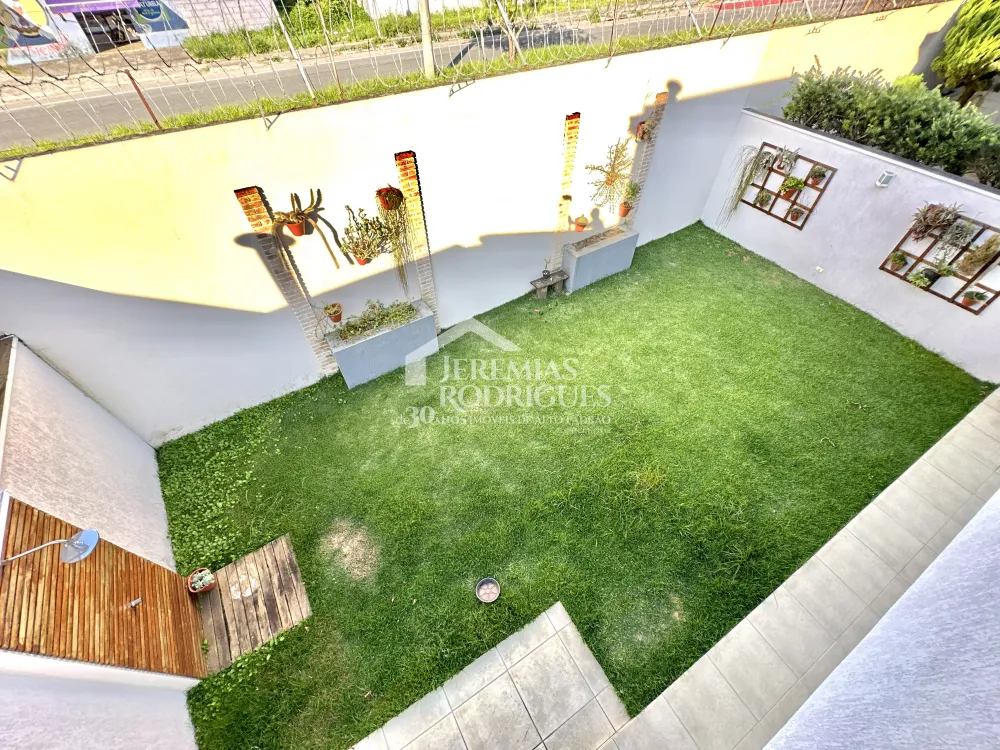 Casa mobiliada para locação no Condomínio Campos do Conde I em Tremembé/SP. 