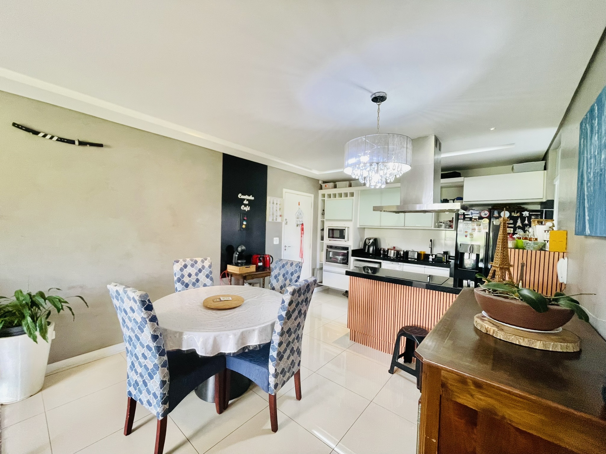Apartamento à venda com 3 dormitórios, 82 m² no Condomínio Cyan em Taubaté/SP. 
