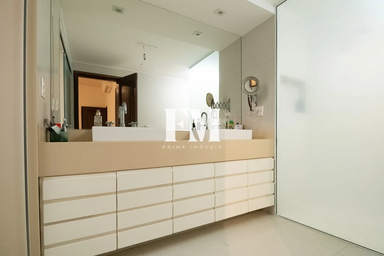 Urca | Casa Clássica | 3 Quartos (1 Suíte) | 260m² Modernizada e Sem Condomínio - foto 26