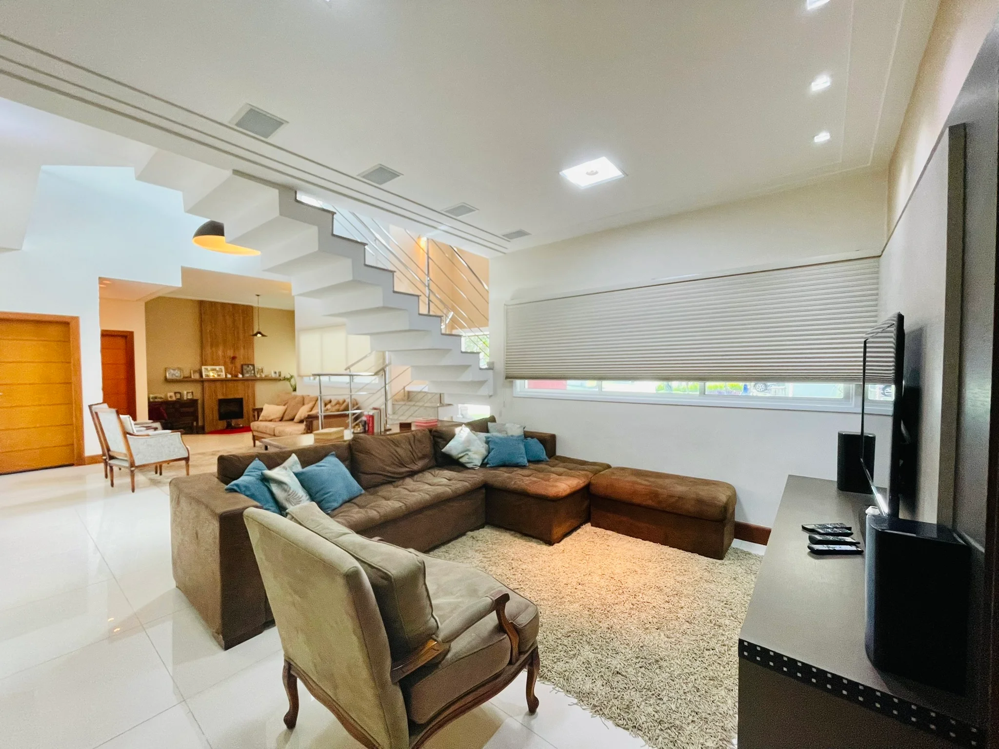 Casa à venda com 4 dormitórios no Condomínio Campos do Conde II em Tremembé/SP.