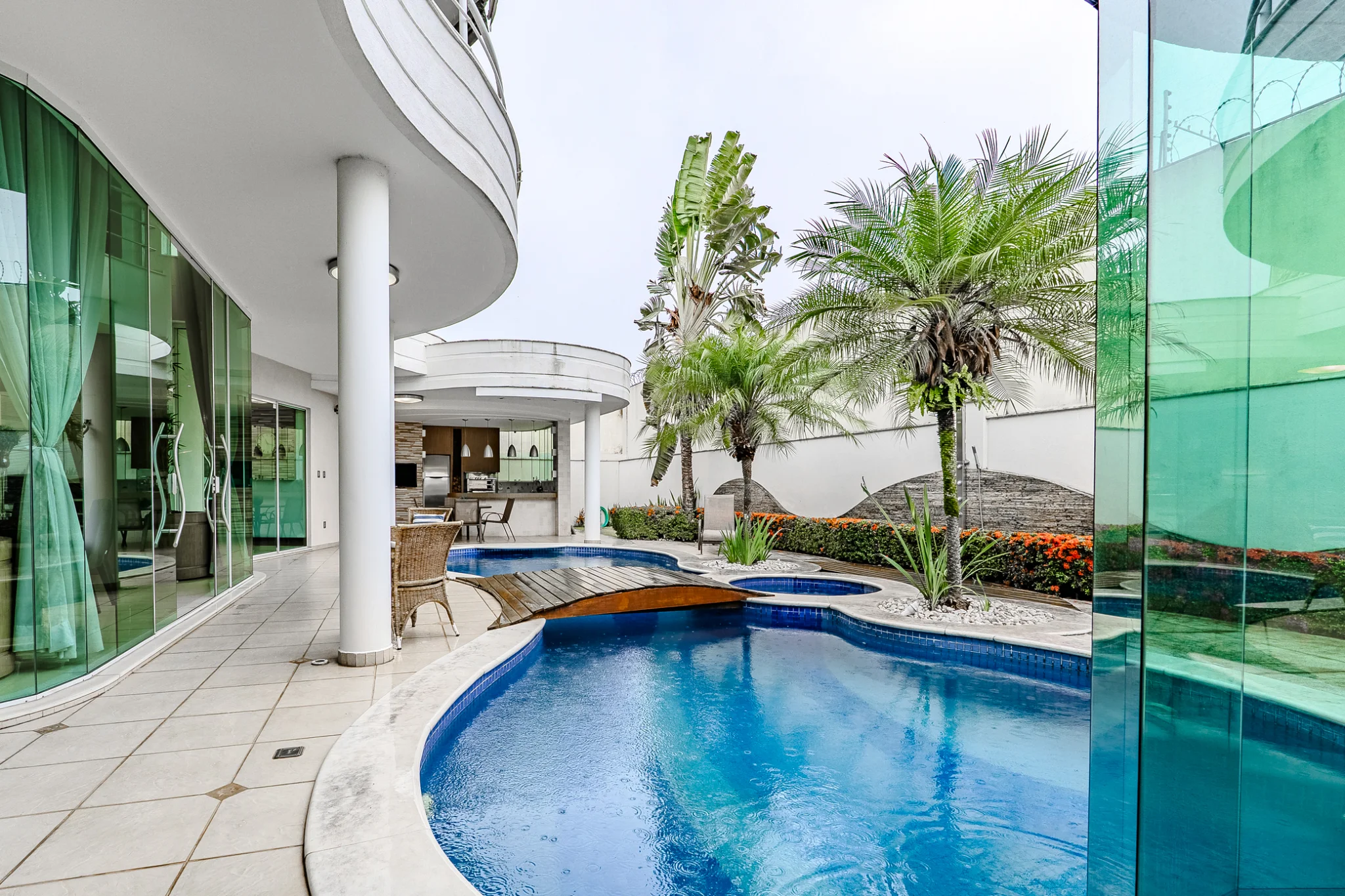 Casa à venda com 3 dormitórios no Campos do Conde III em Tremembé/SP. 