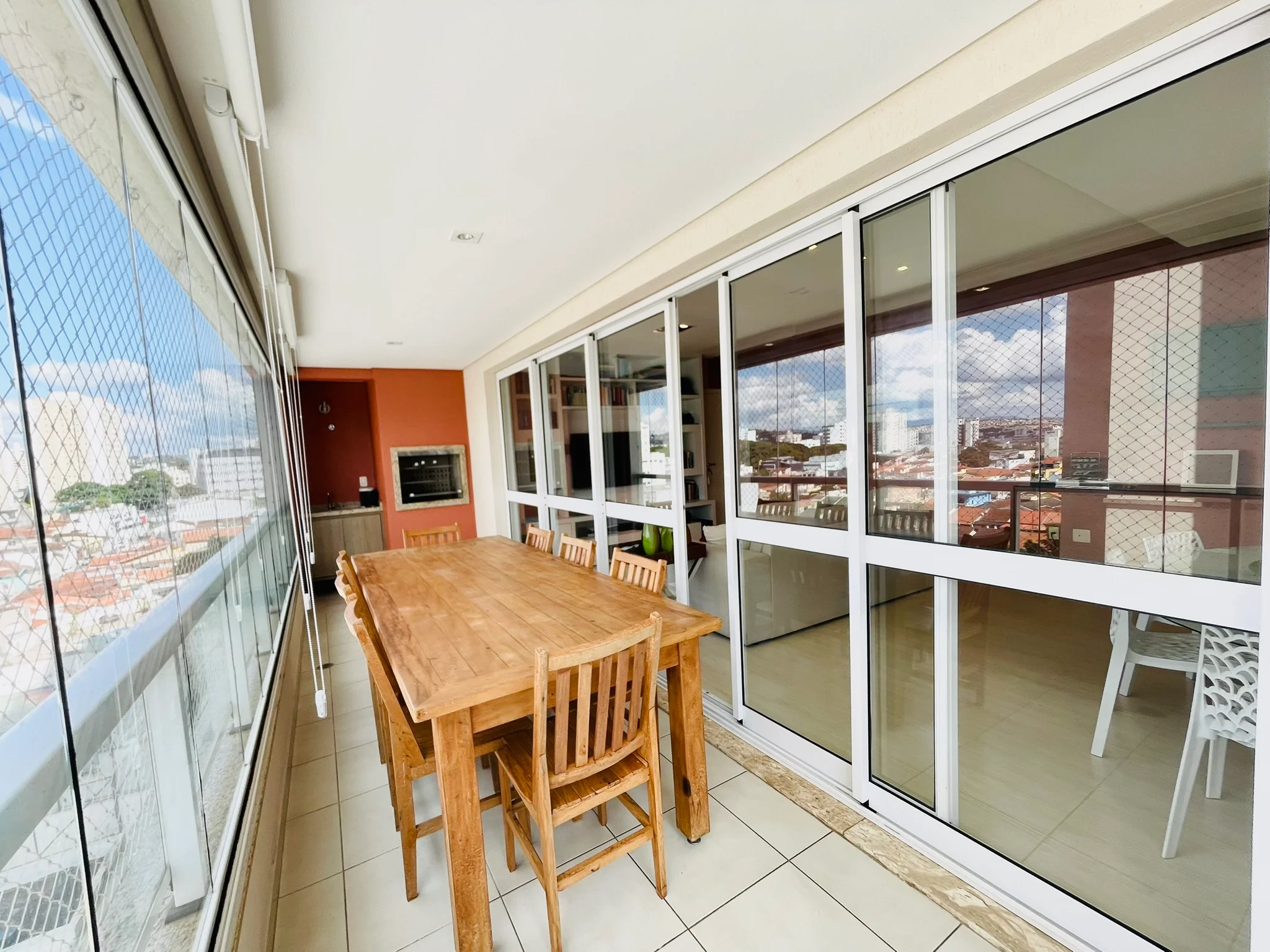 Apartamento à venda com 3 dormitórios, 130m² no Edifício Figueiras em Taubaté/SP