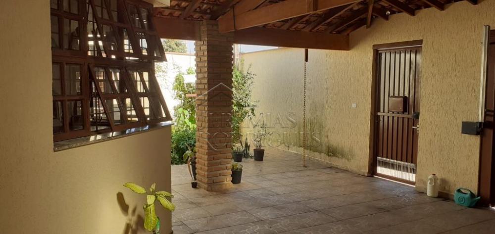 Casa à venda por R$ 680.000,00 - Pindamonhangaba/SP