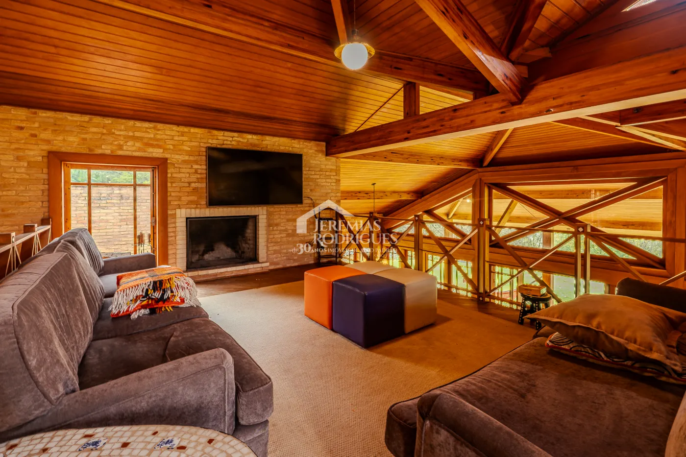 Casa de Campo à venda com 5 suítes no bairro Reinópolis em Santo Antônio do Pinhal/SP