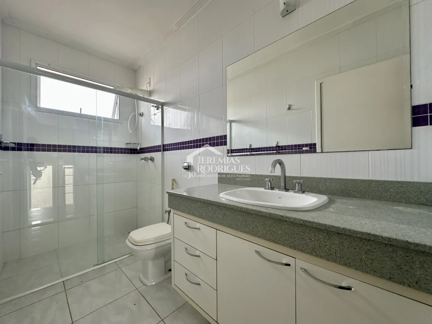 Casa para venda e locação com 4 suítes no Condomínio Campos do Conde II em Tremembé/SP