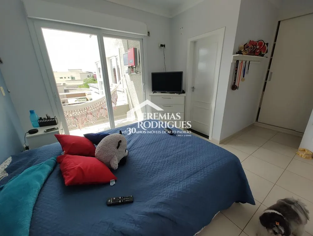 Casa com 3 quartos, 252 m²- Condomínio Campos do Conde Chamboard - Tremembé/SP