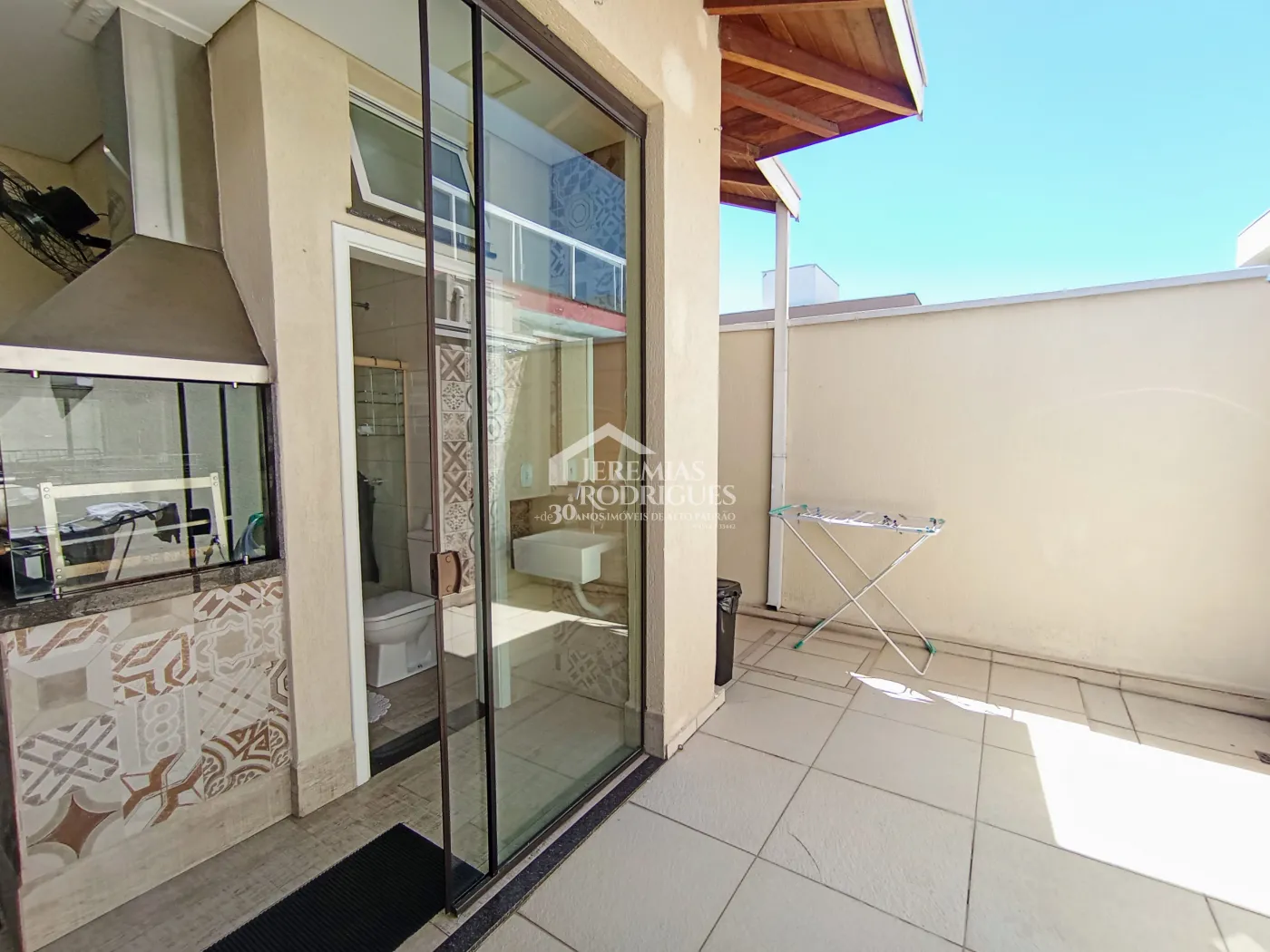 Casa para venda com 3 dormitórios no Condomínio Campos Do Conde II Versailles em Tremembé/SP