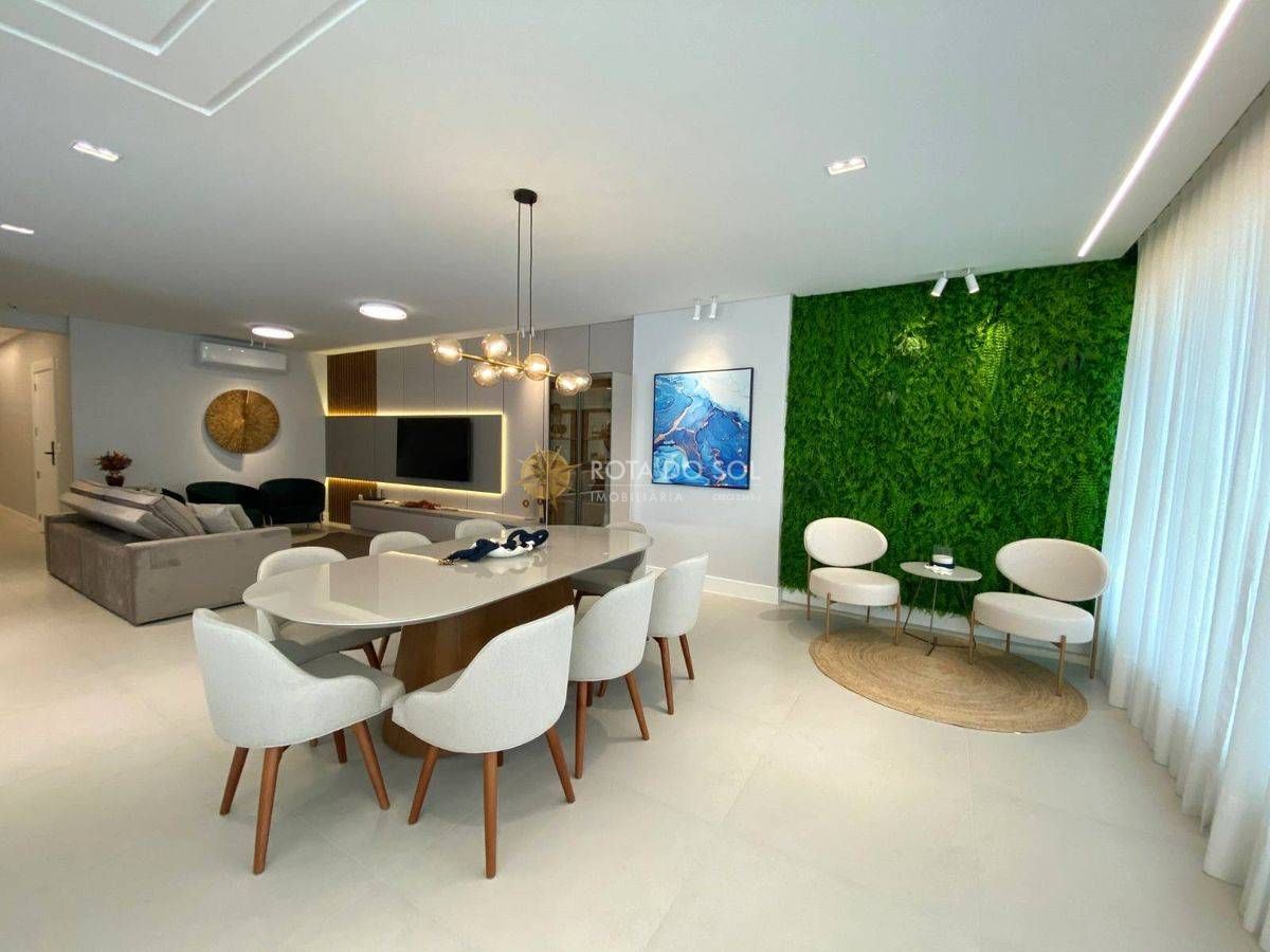Apartamento temporada perto do McDonald's Meia Praia 3 suítes