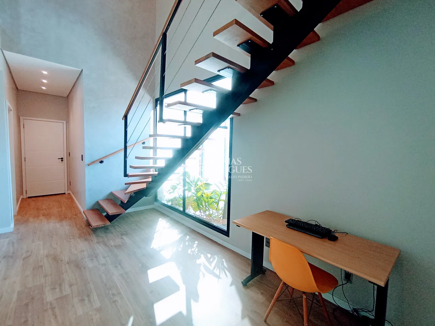 Casa à venda com 5 dormitórios no Condomínio Reserva dos Lagos em Pindamonhangaba/SP.