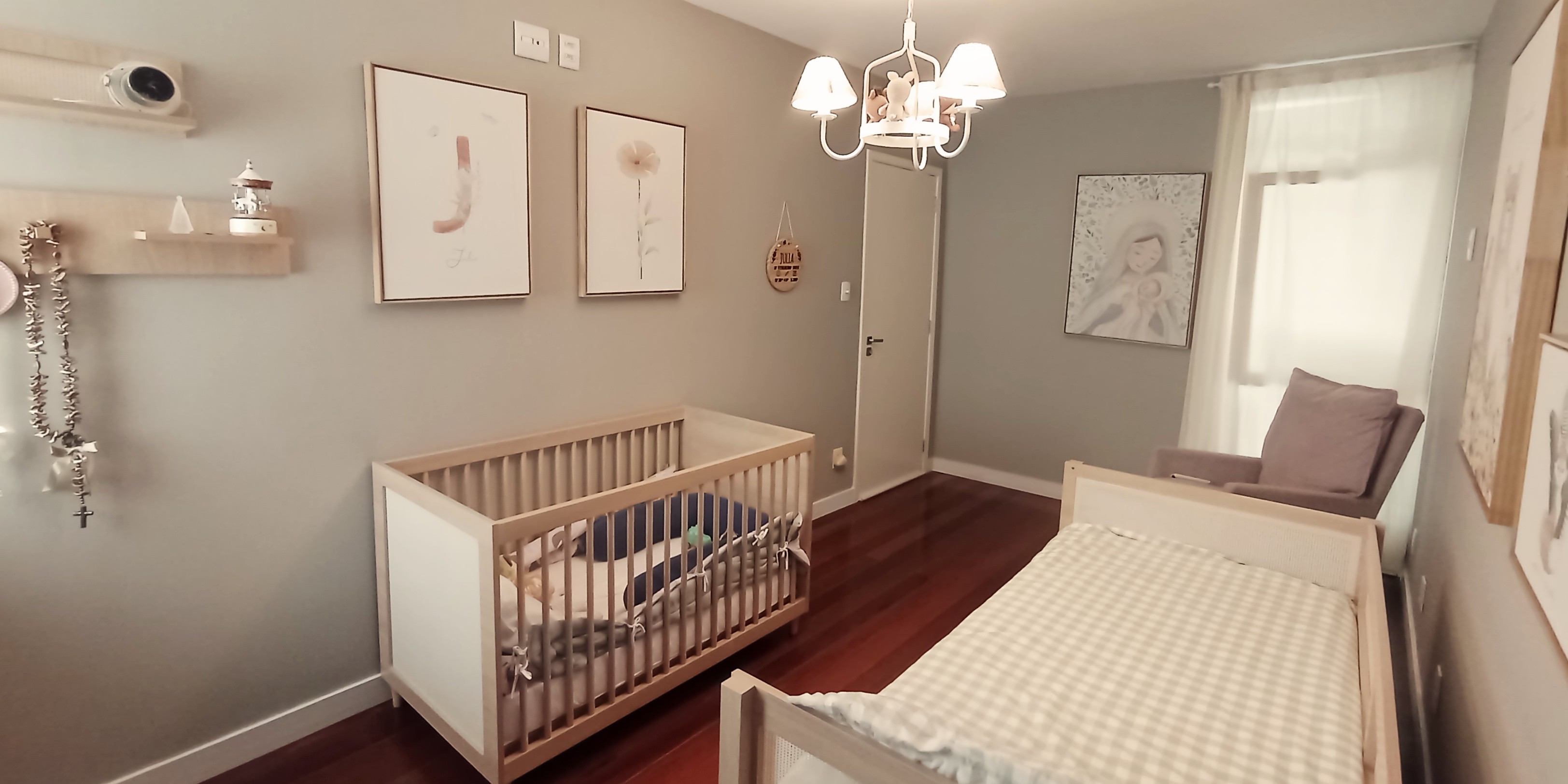 Casa à venda com 3 dormitórios no Condomínio Portal do Sol em Tremembé/SP.