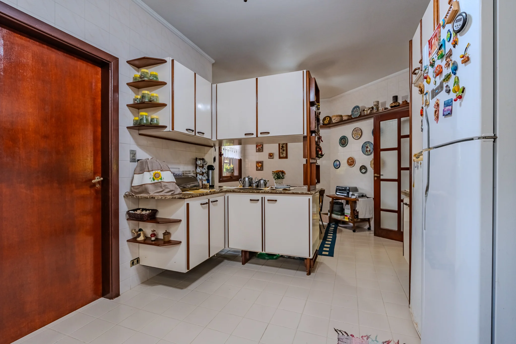 Casa à venda com 4 dormitórios no Condomínio Village Paineiras em Pindamonhangaba/SP. 