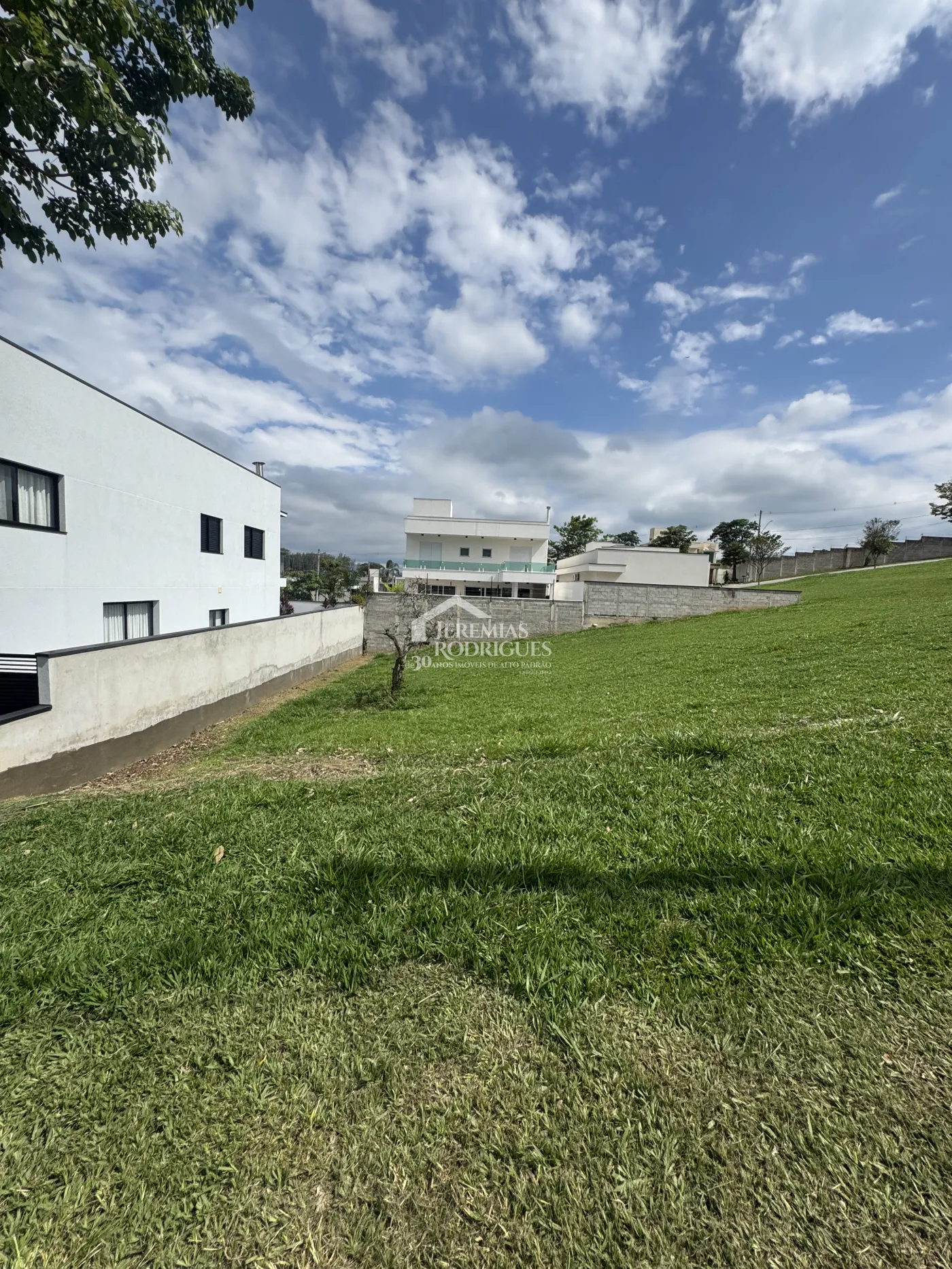 Terreno com 420 m² - Condomínio Reserva dos Lagos - Pindamonhangaba/SP.