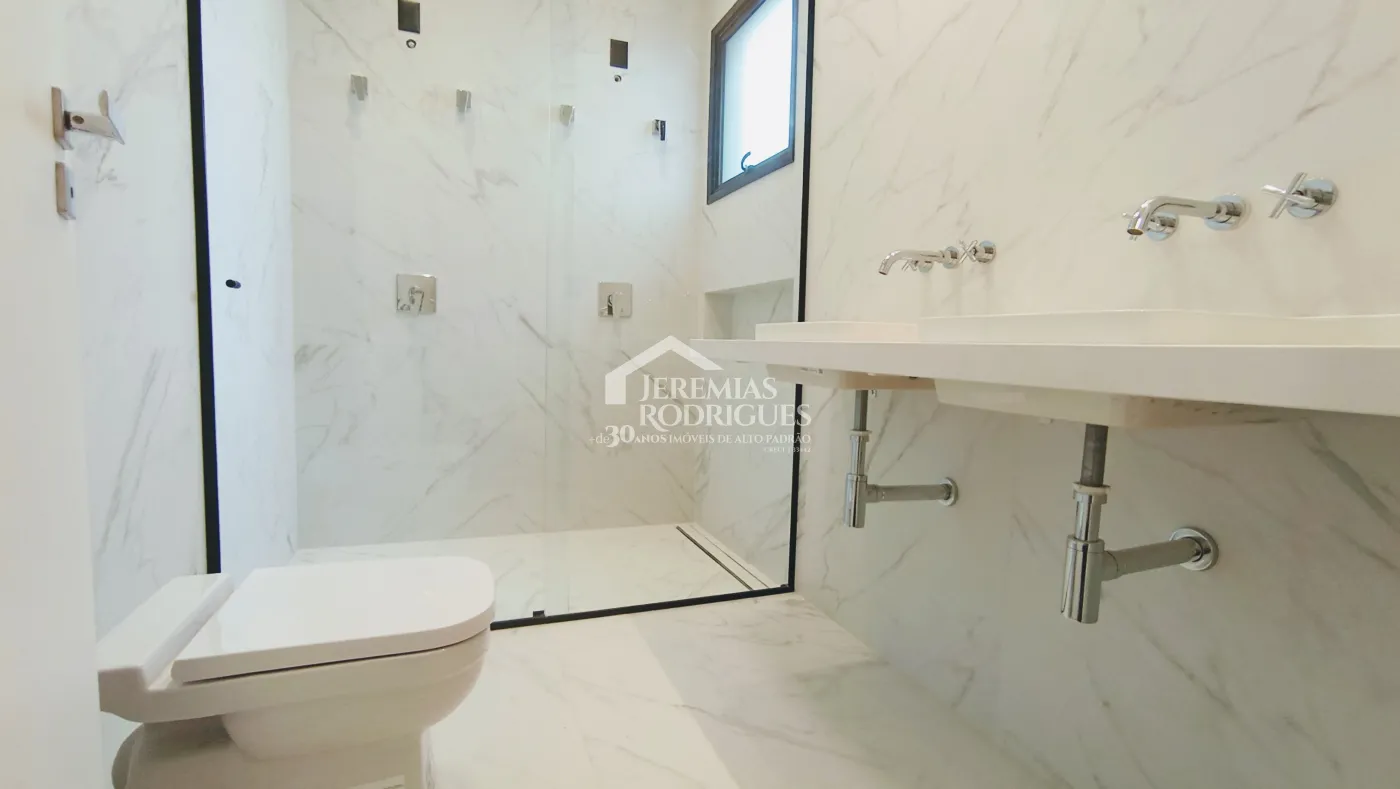 Casa à venda com 4 dormitórios no Condomínio Terras de San Marco em Taubaté/SP.