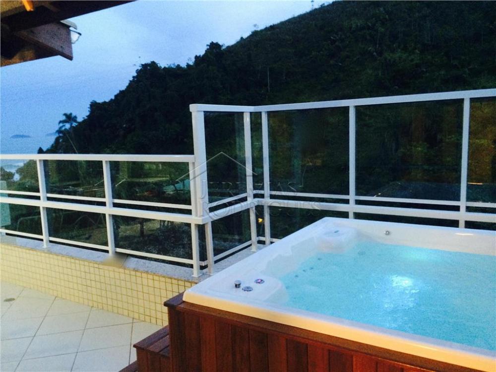 Apartamento à venda com 3 suiítes no Edífico Jerivá em Ubatuba/SP.