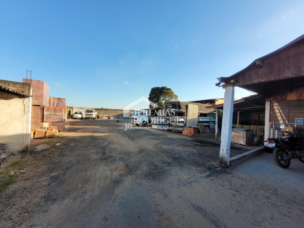 Galpão com área total de 1.600 m² - Pindamonhangaba/SP