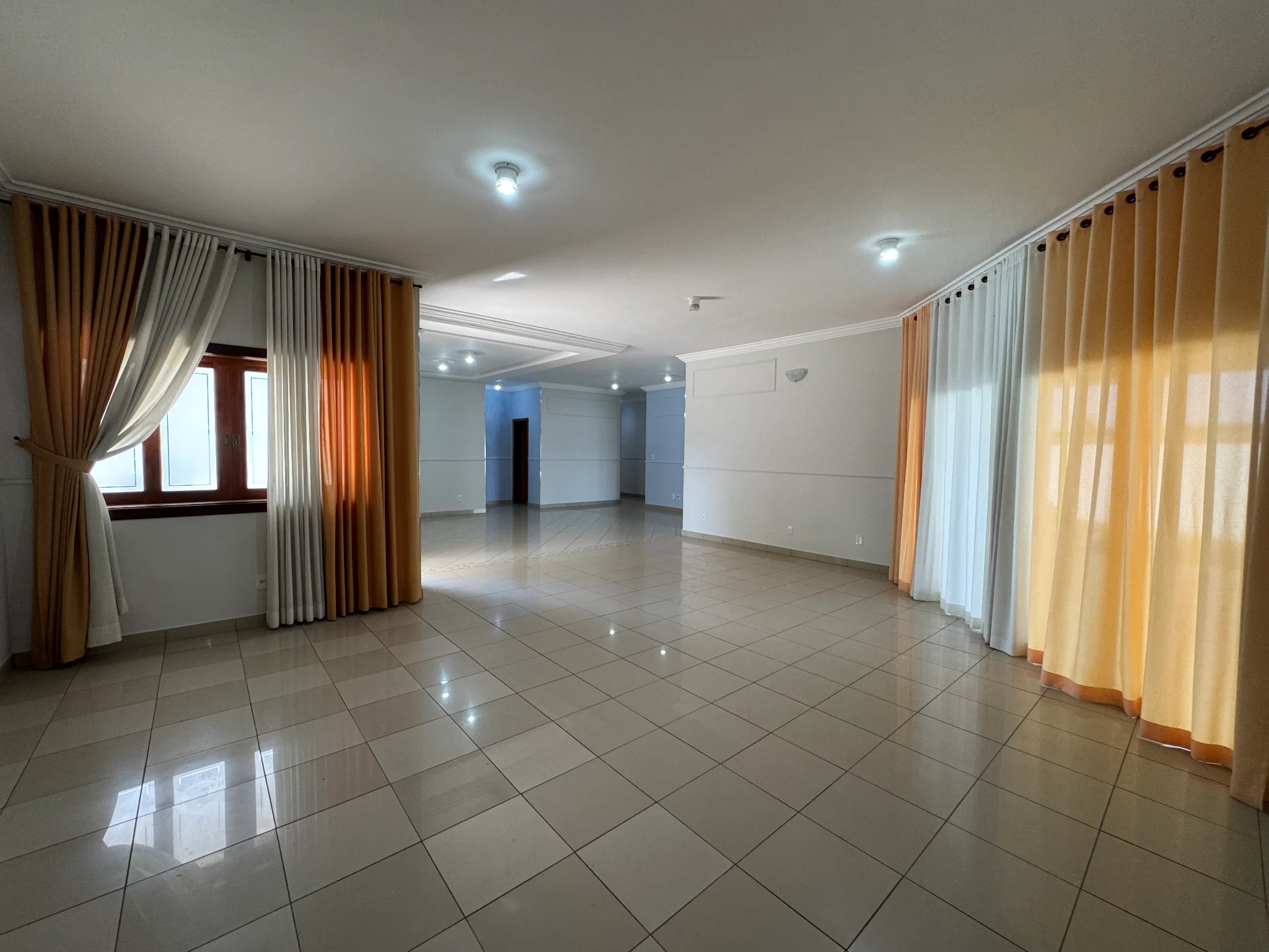 Casa à venda no Condomínio Village Paineiras em Pindamonhangaba/SP