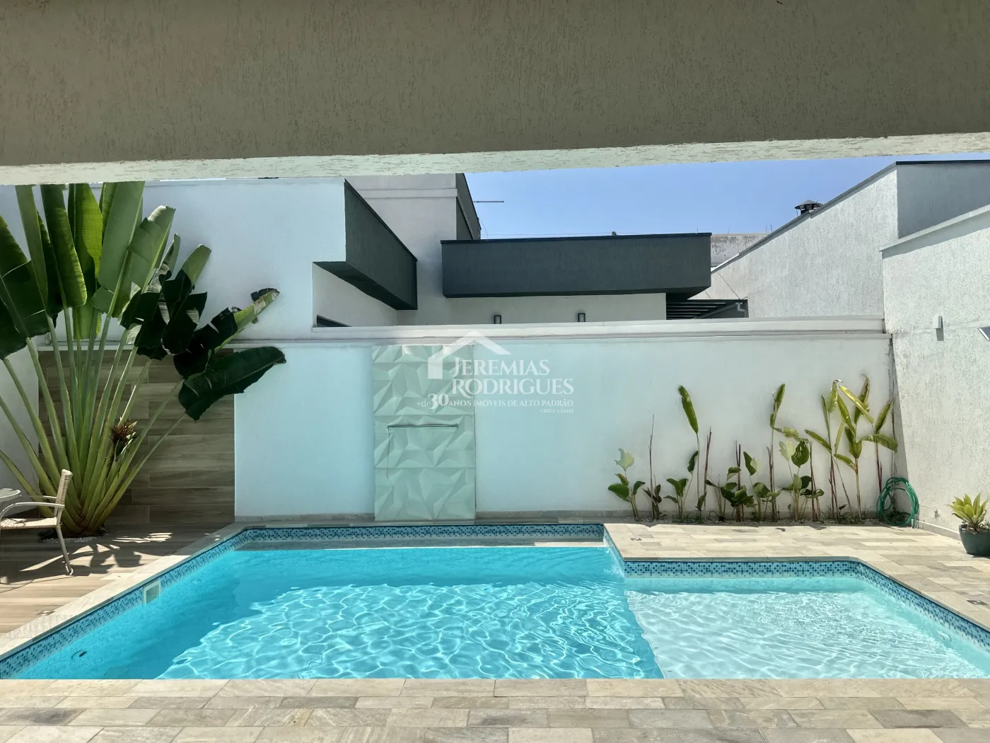 Casa para venda e locação com 3 dormitórios no Condomínio Tecoara em Taubaté/SP.